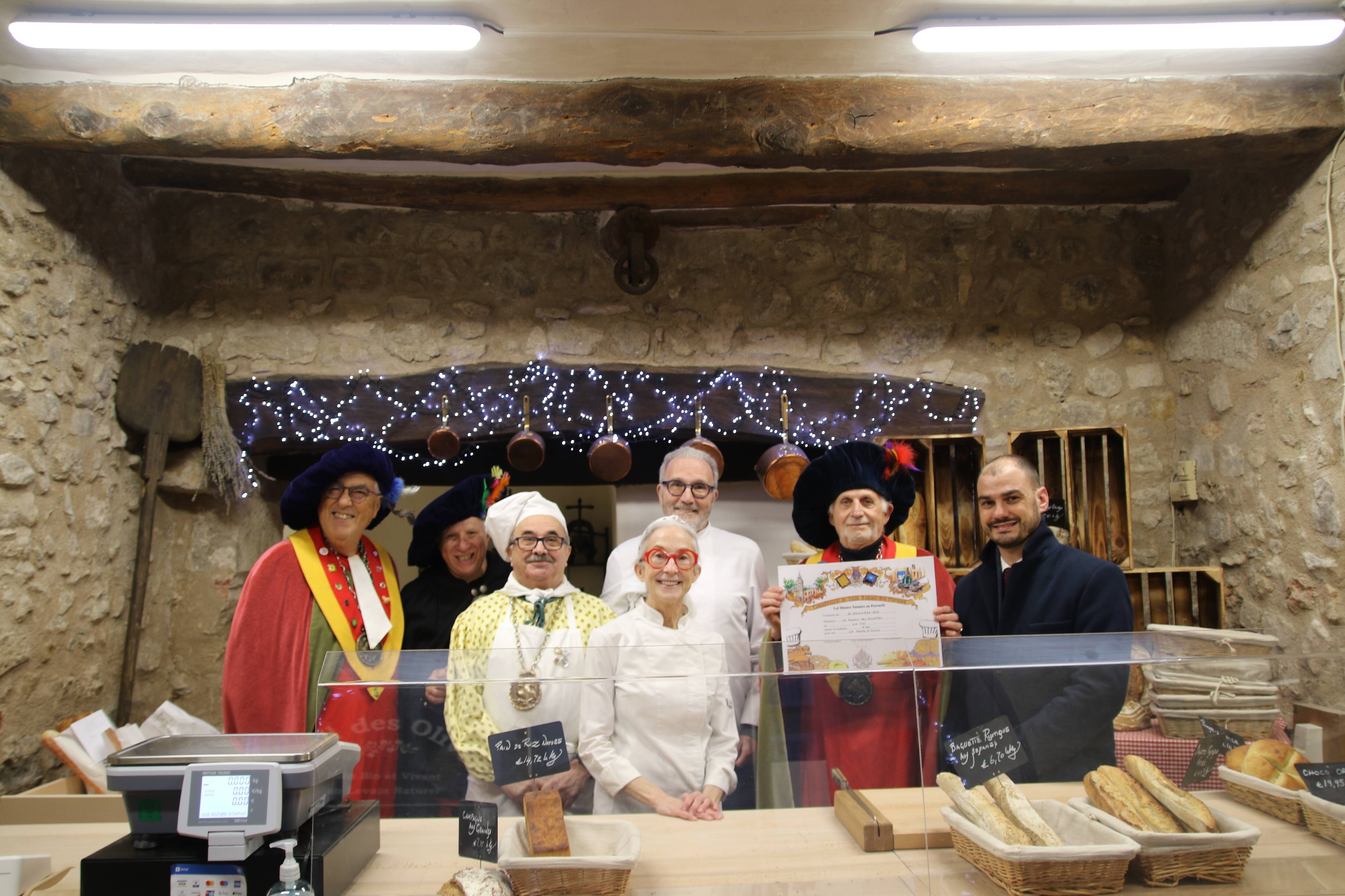 Après une carrière dans le cinéma, reconvertis dans la boulangerie, ces deux Américains font la meilleure pompe à l'huile de Provence verte
