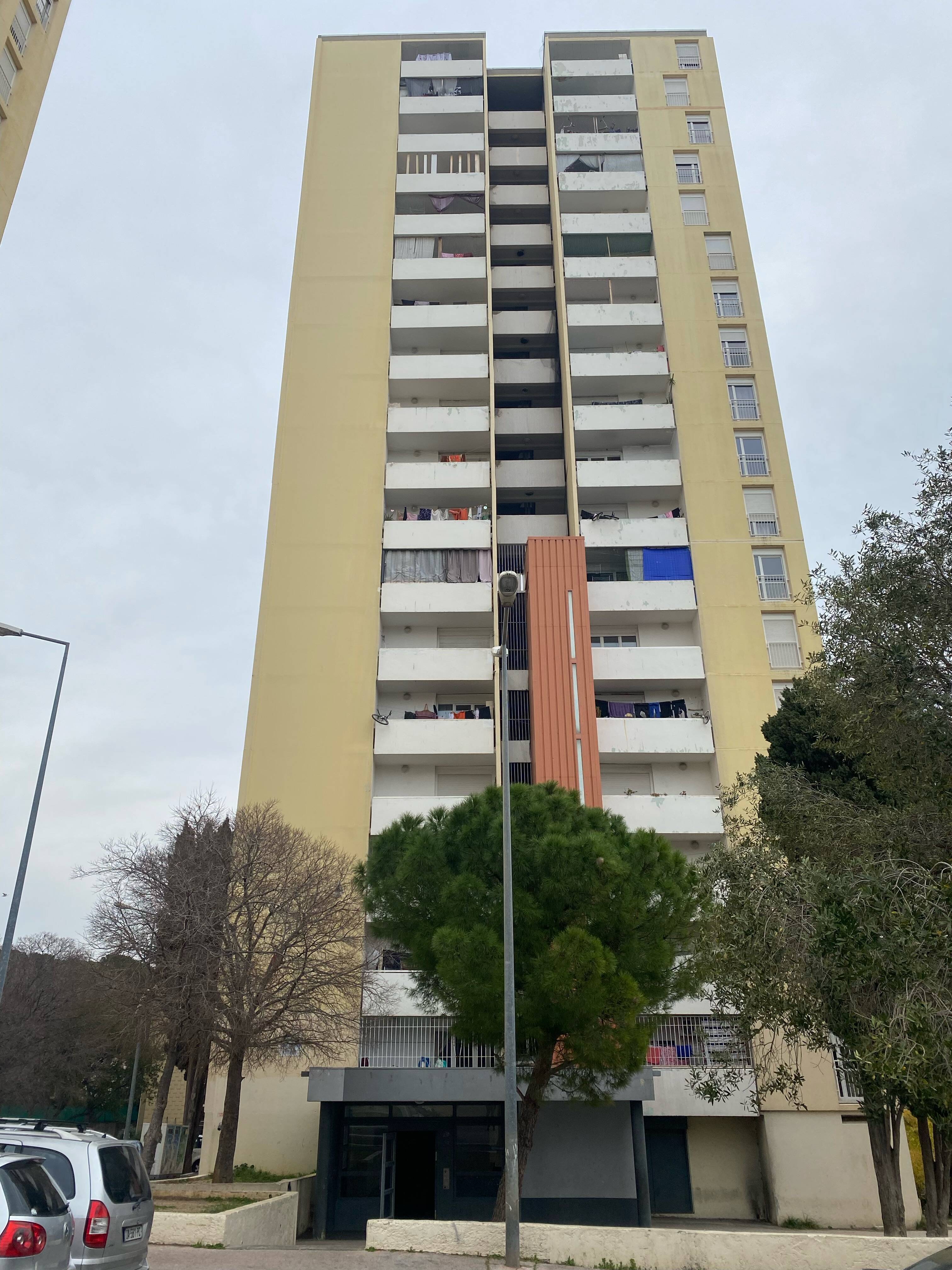 "On dort les fenêtres ouvertes pour que l'odeur sorte": ces riverains de La Beaucaire à Toulon sont à bout