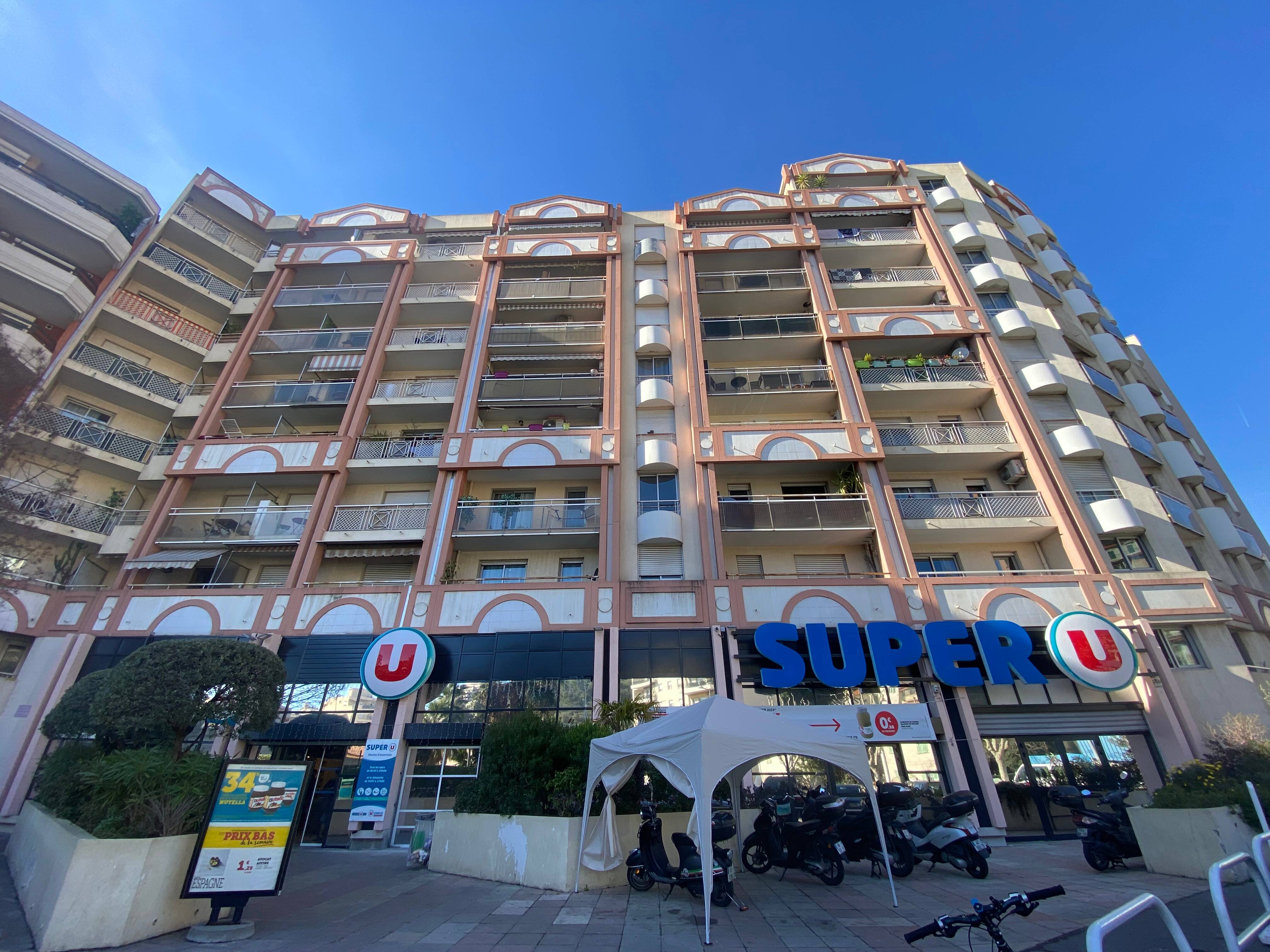 "On en attrape deux-trois par jour": ce directeur d'un magasin de Nice affiche les voleurs, c'est illégal mais il assume