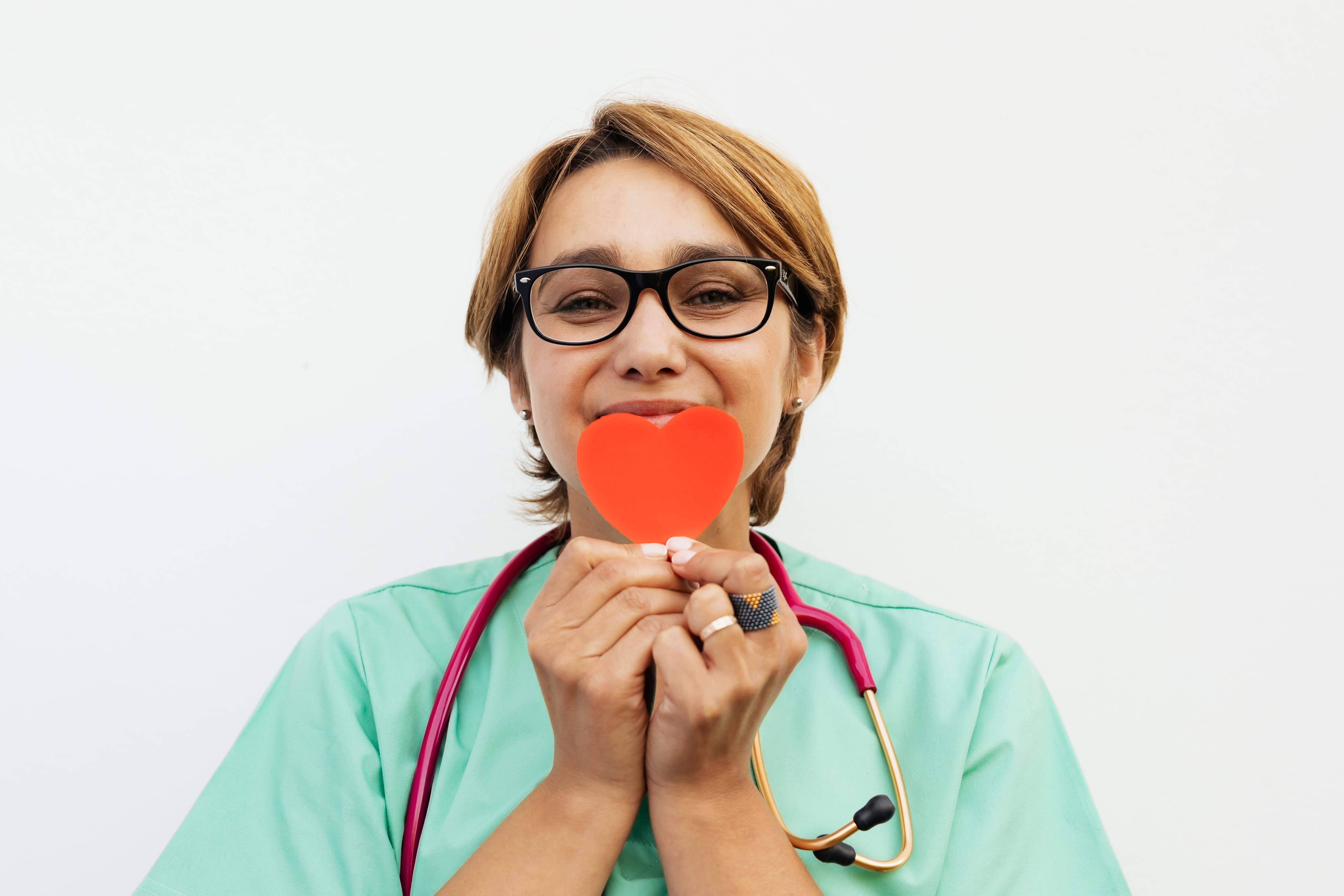 "Les symptômes souvent atypiques sont méconnus": chez les femmes, le risque cardiovasculaire est sous-estimé