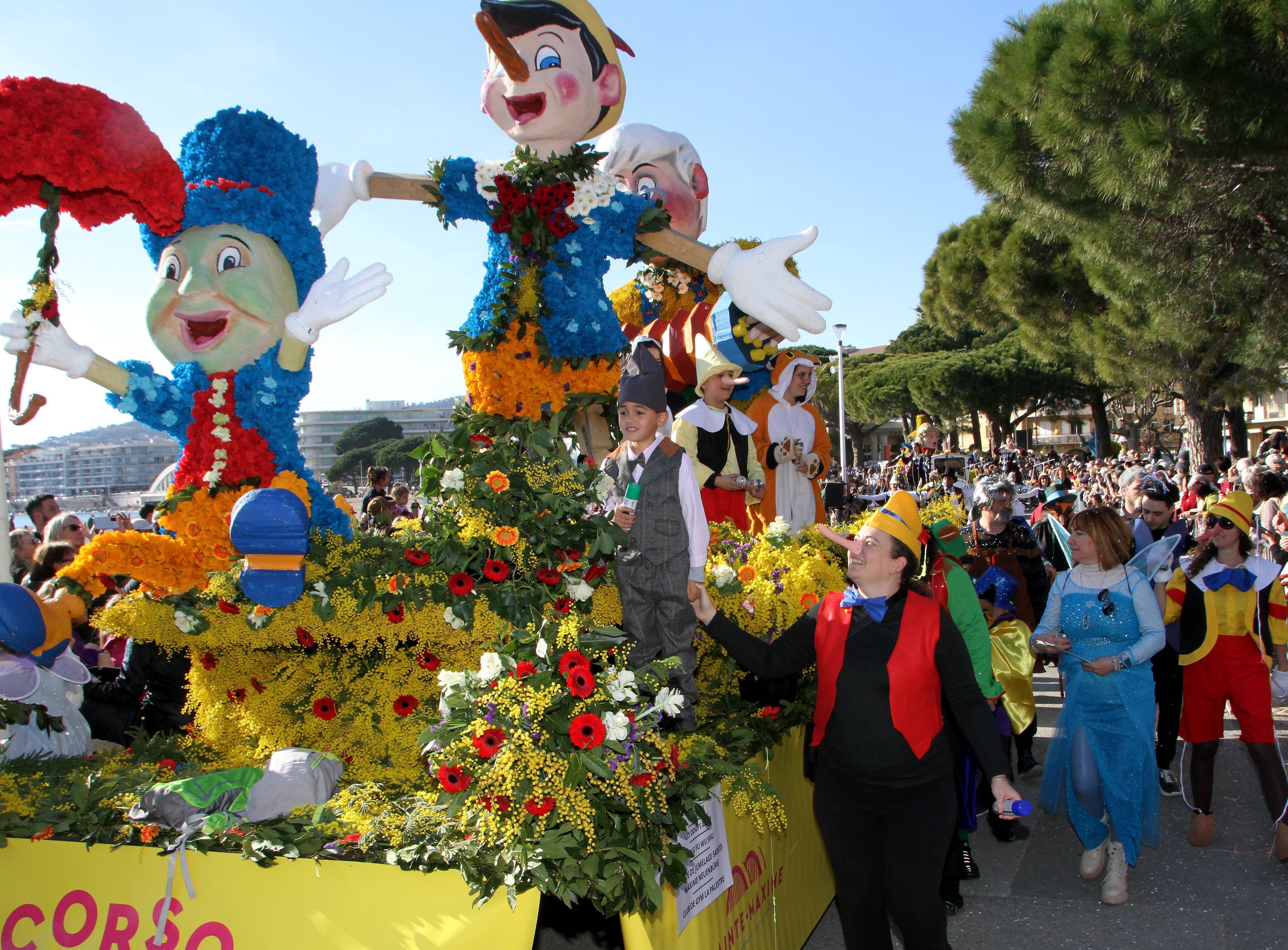 Corso du mimosa de SainteMaxime inamovible armada fleurie NiceMatin