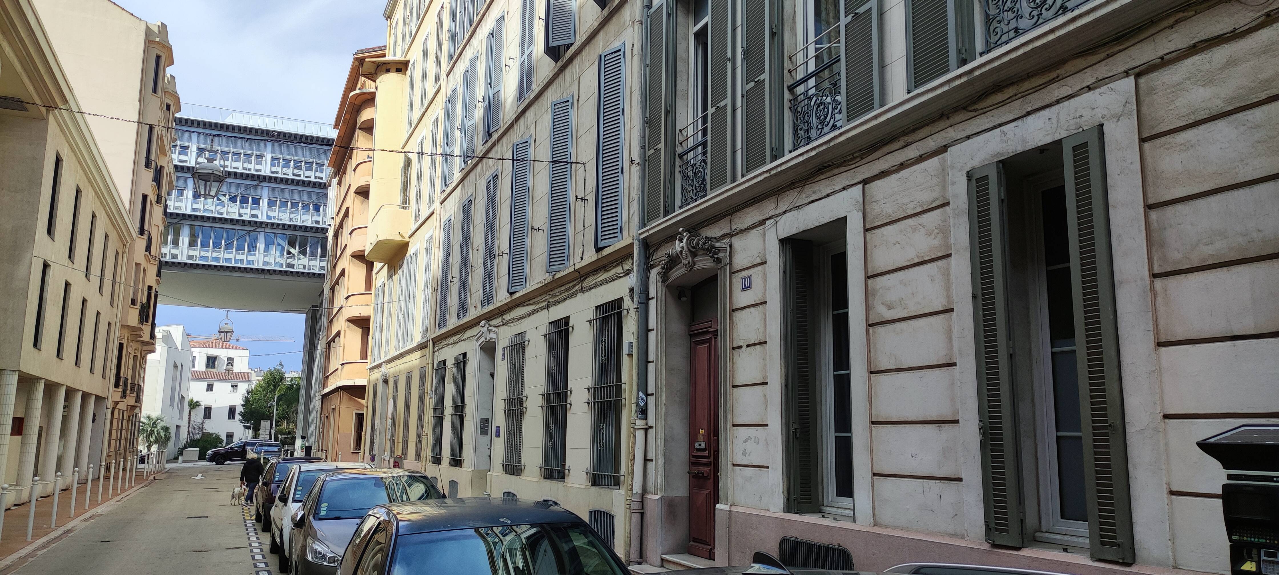 Une enquête ouverte après des soupçons sur la séquestration d'une adolescente mineure à Toulon