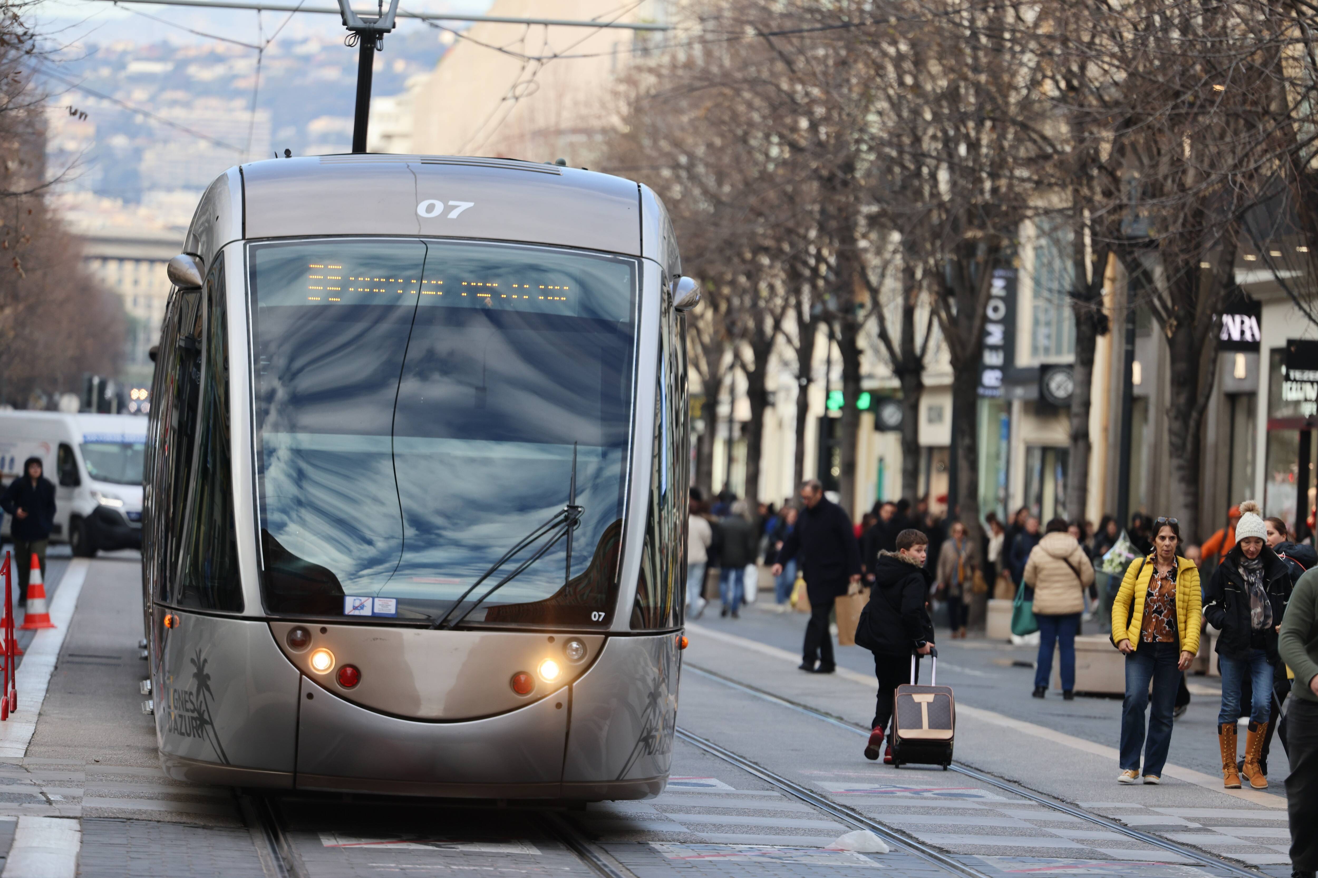 Un problème d'alimentation électrique perturbe la ligne 1 du tramway qui est à l'arrêt entre Gorbella et Le Ray