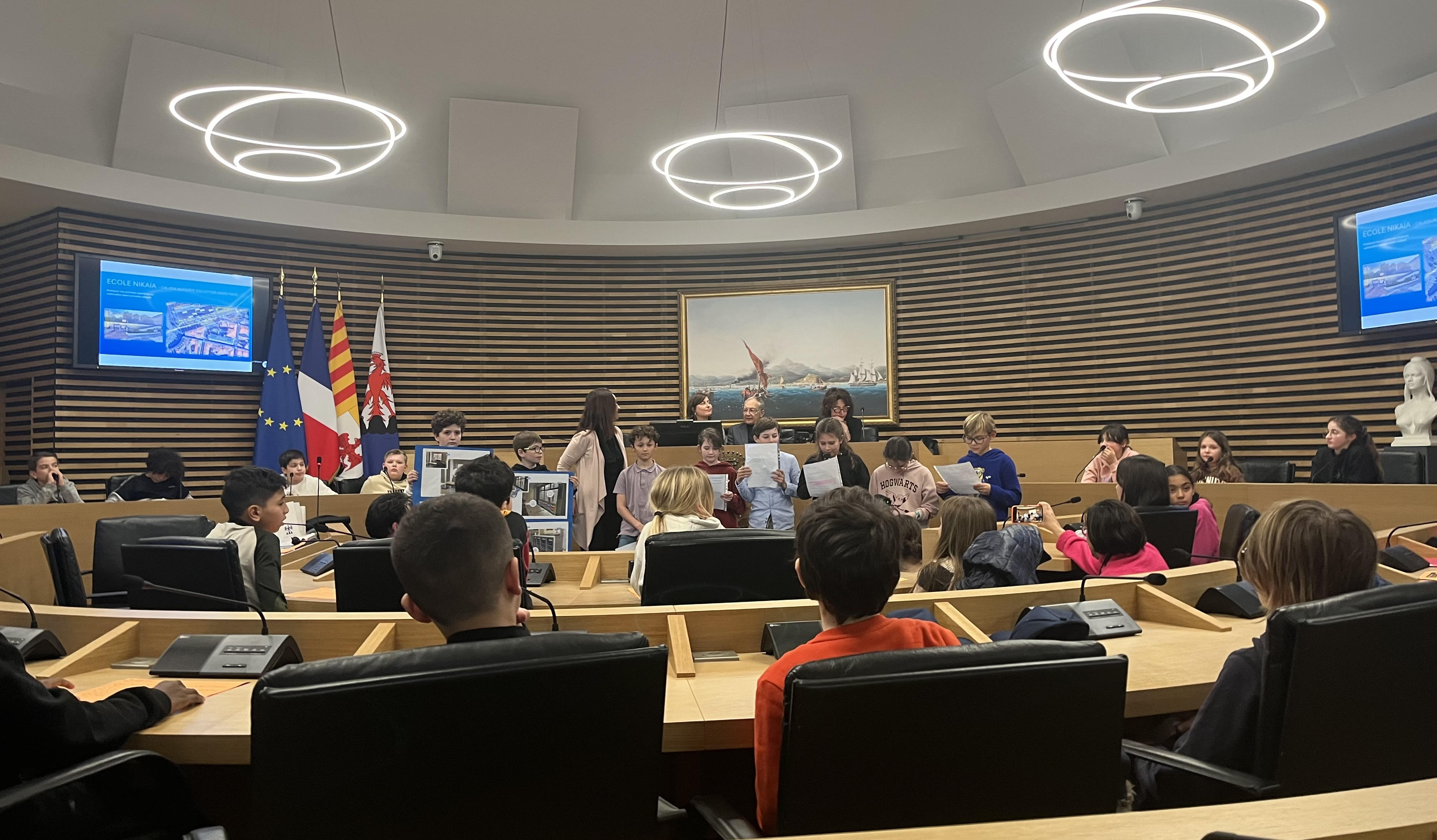 "Un périmètre sur la coulée verte pour faire du sport": les écoliers niçois siègent au conseil municipal de Nice