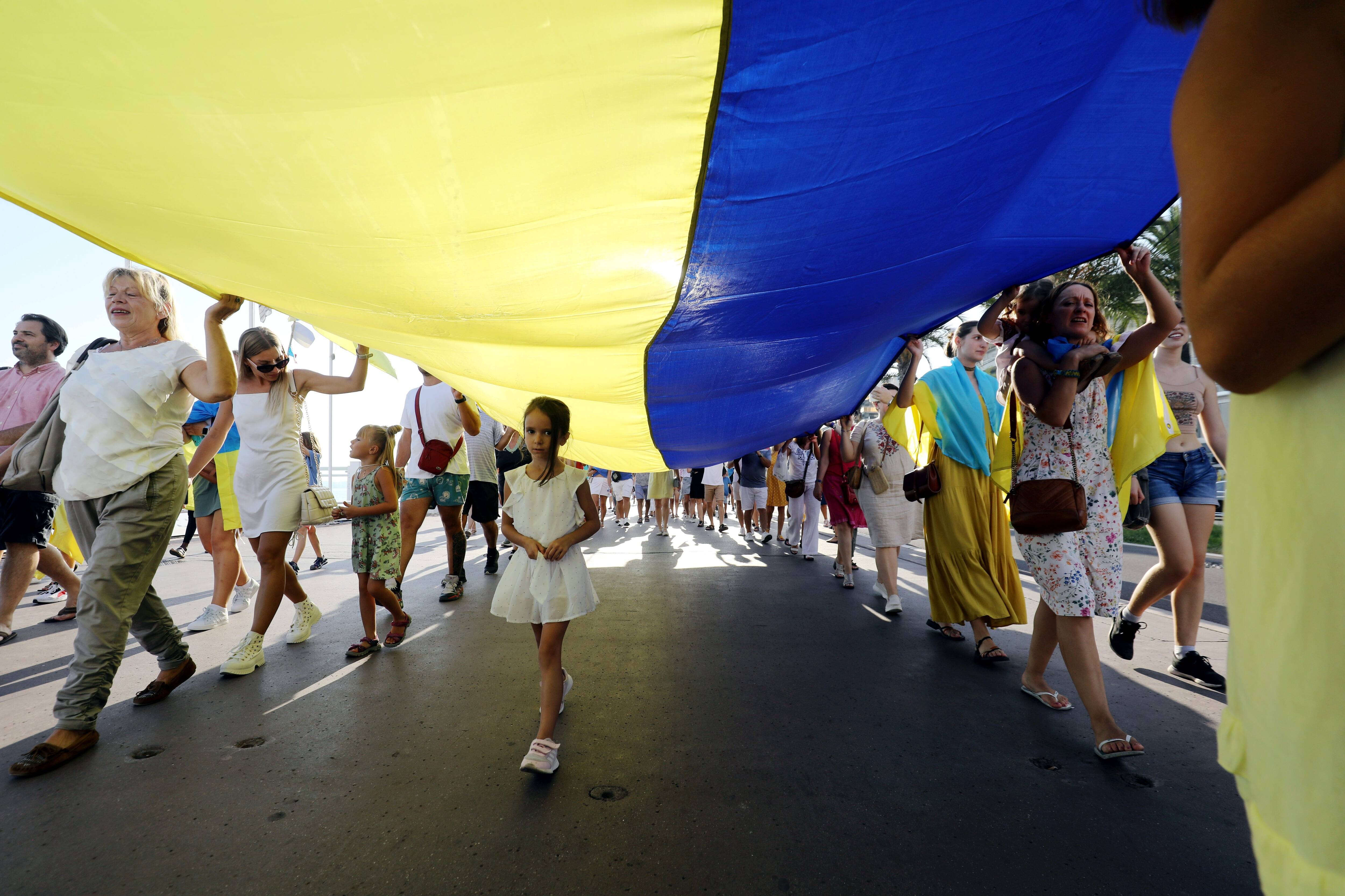 Des troupes occidentales en Ukraine? Ce qu'en disent les Ukrainiens et les Russes de la Côte d'Azur