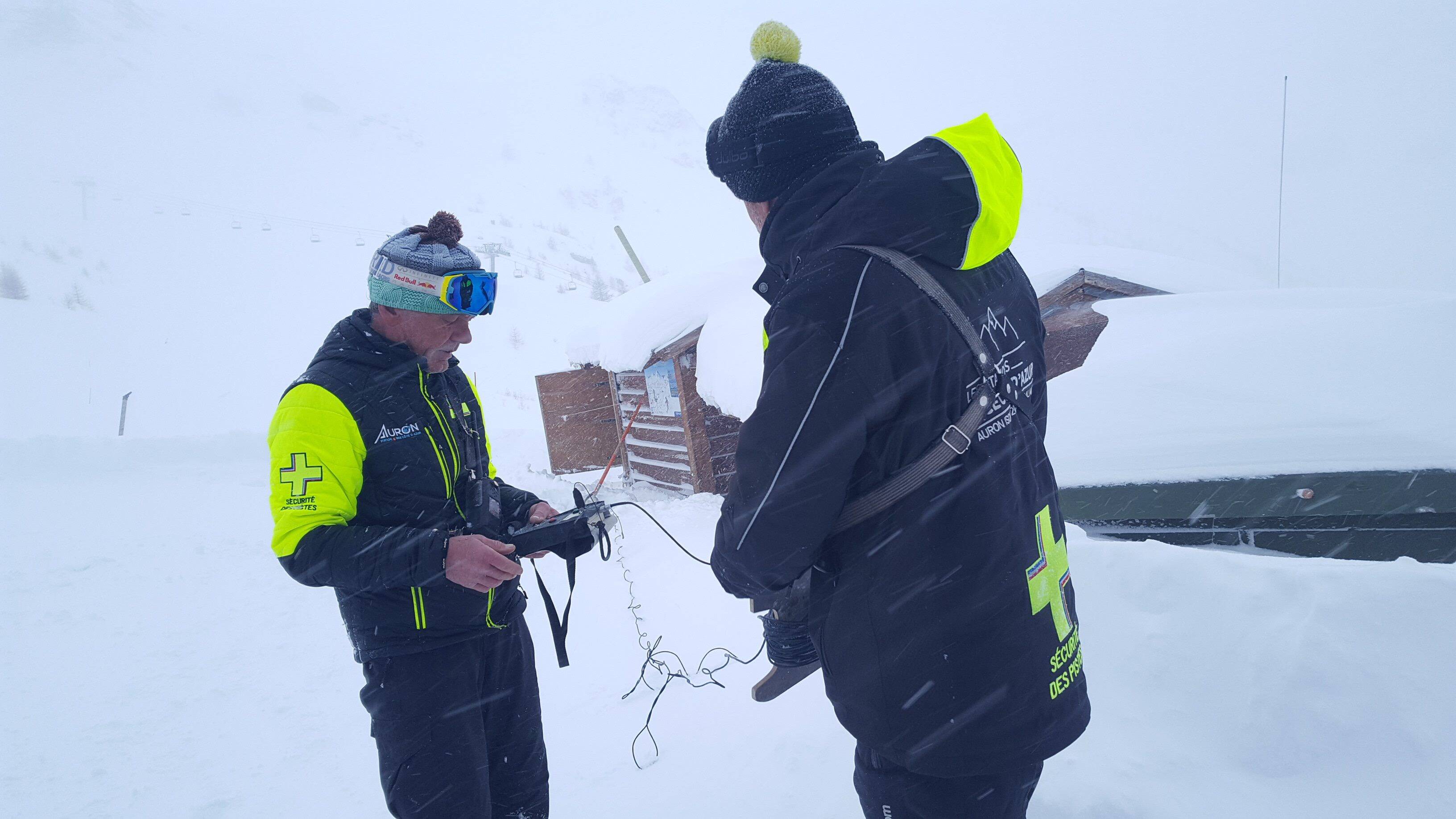 "C'est purgé et sécurisé": en deux heures, les pisteurs d'Auron ont permis l'ouverture du domaine ce lundi matin