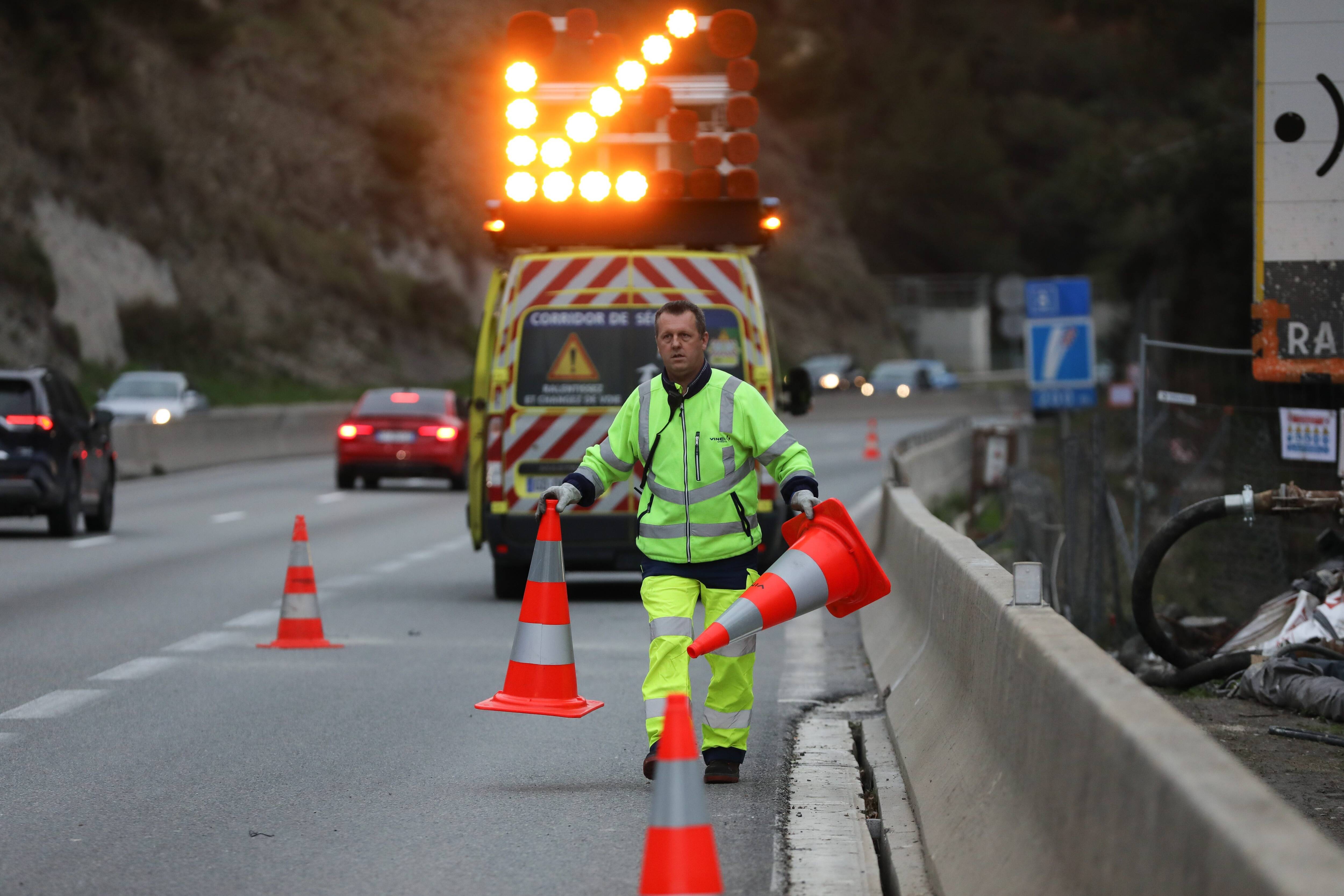 Plusieurs kilomètres de ralentissements: circulation perturbée sur l'A8 en direction de l'Italie à Mandelieu