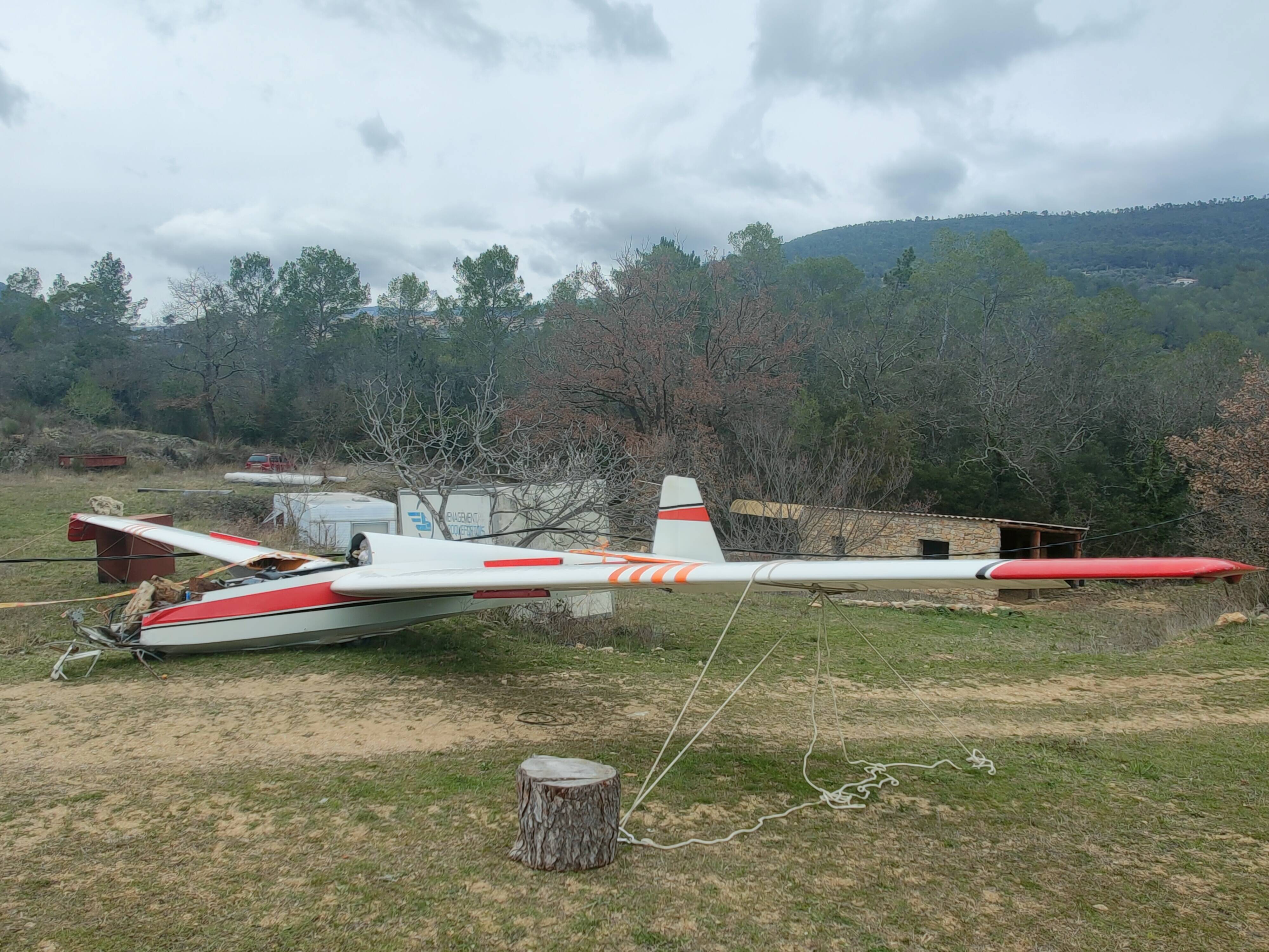 On en sait plus sur l'accident de planeur dans le Var qui a fait deux blessés, un homme et une ado de 16 ans