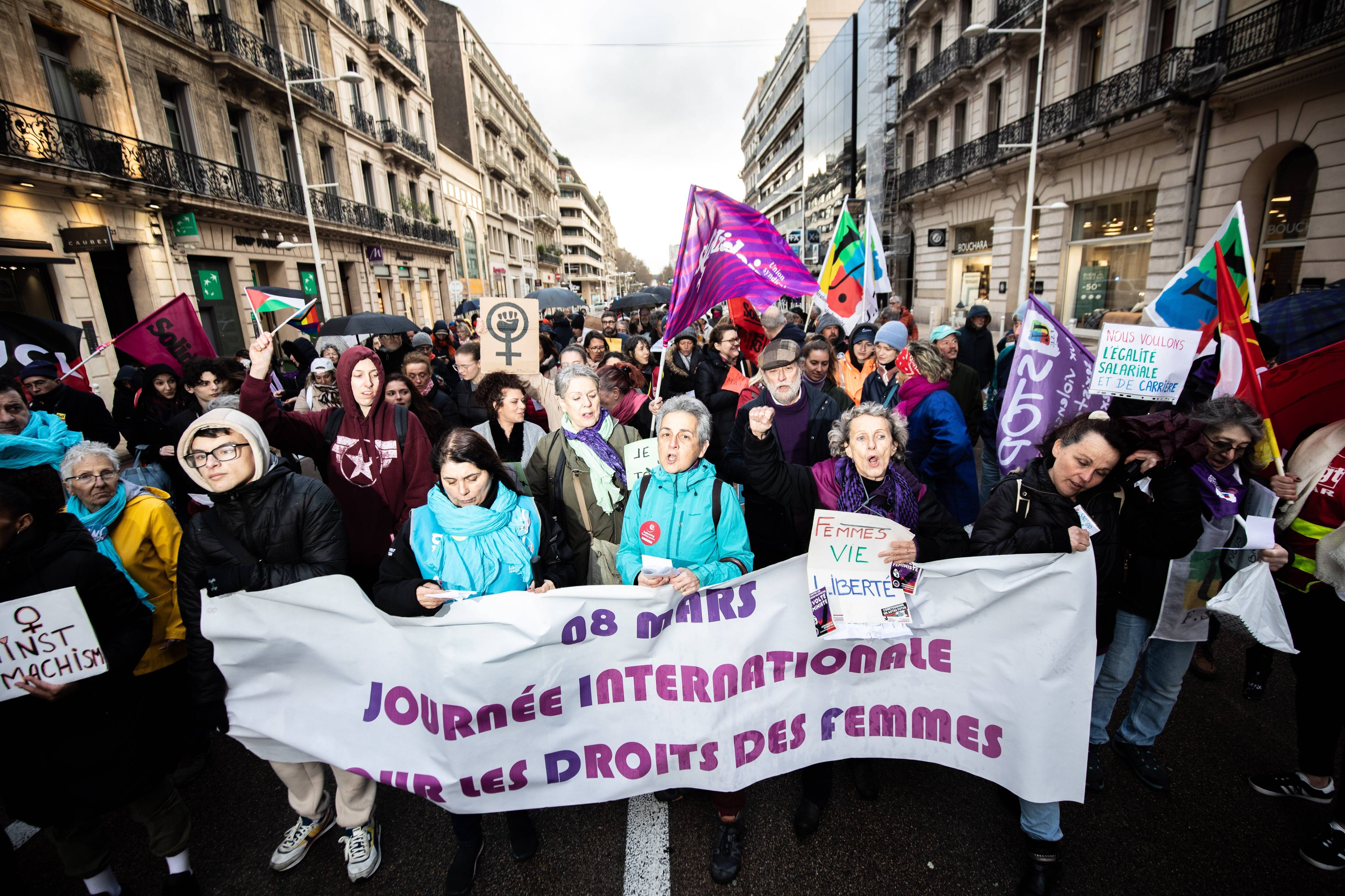 Droits des femmes: entre 100 et 150 personnes ont défilé à Toulon