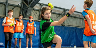 Originaire de La Roquebrussanne, cette adolescente de 15 ans devient ramasseuse de balles à Roland-Garros