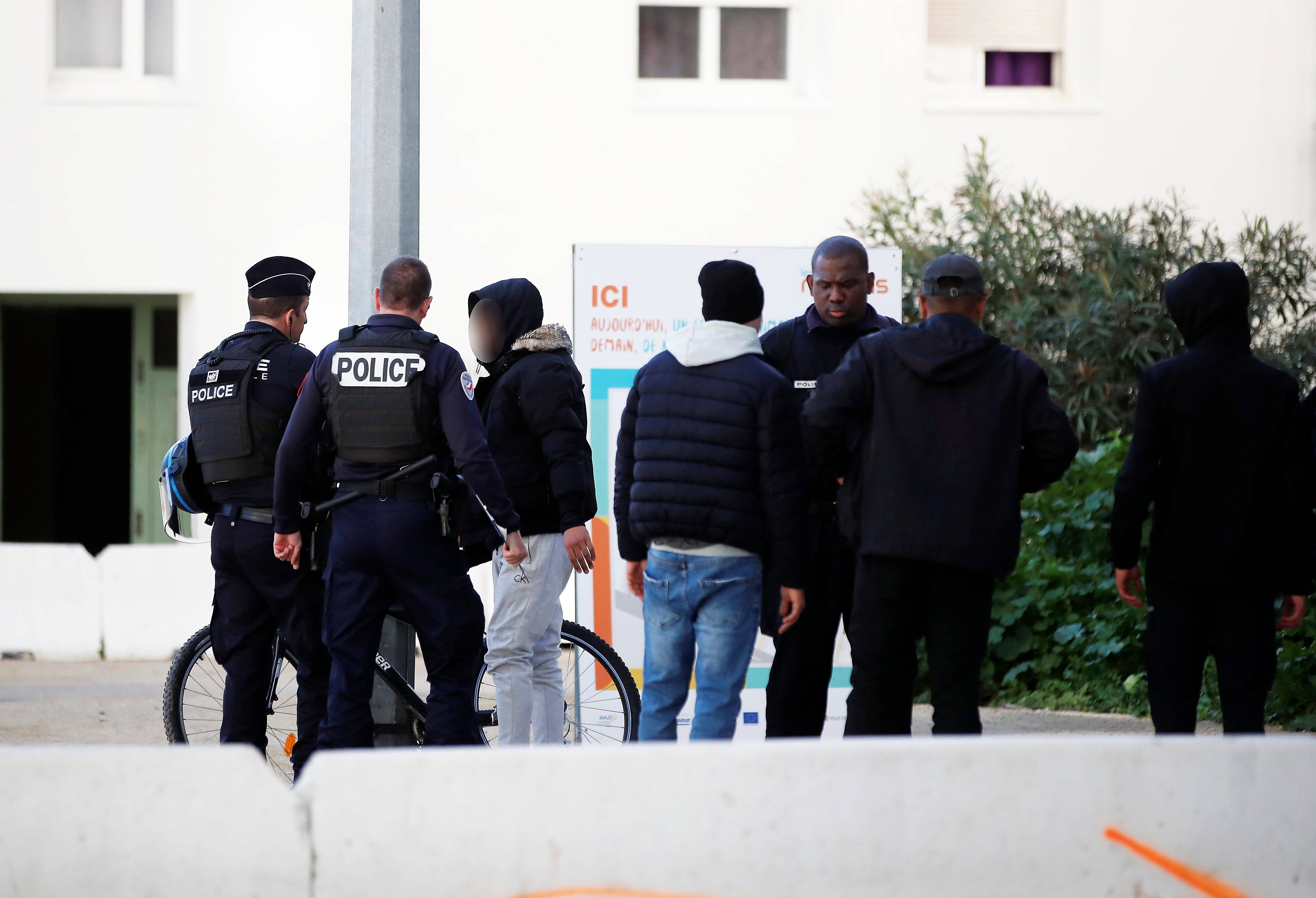 "Le territoire n'appartient pas aux dealers": à Nice, la police fait "place nette" dans le quartier des Moulins