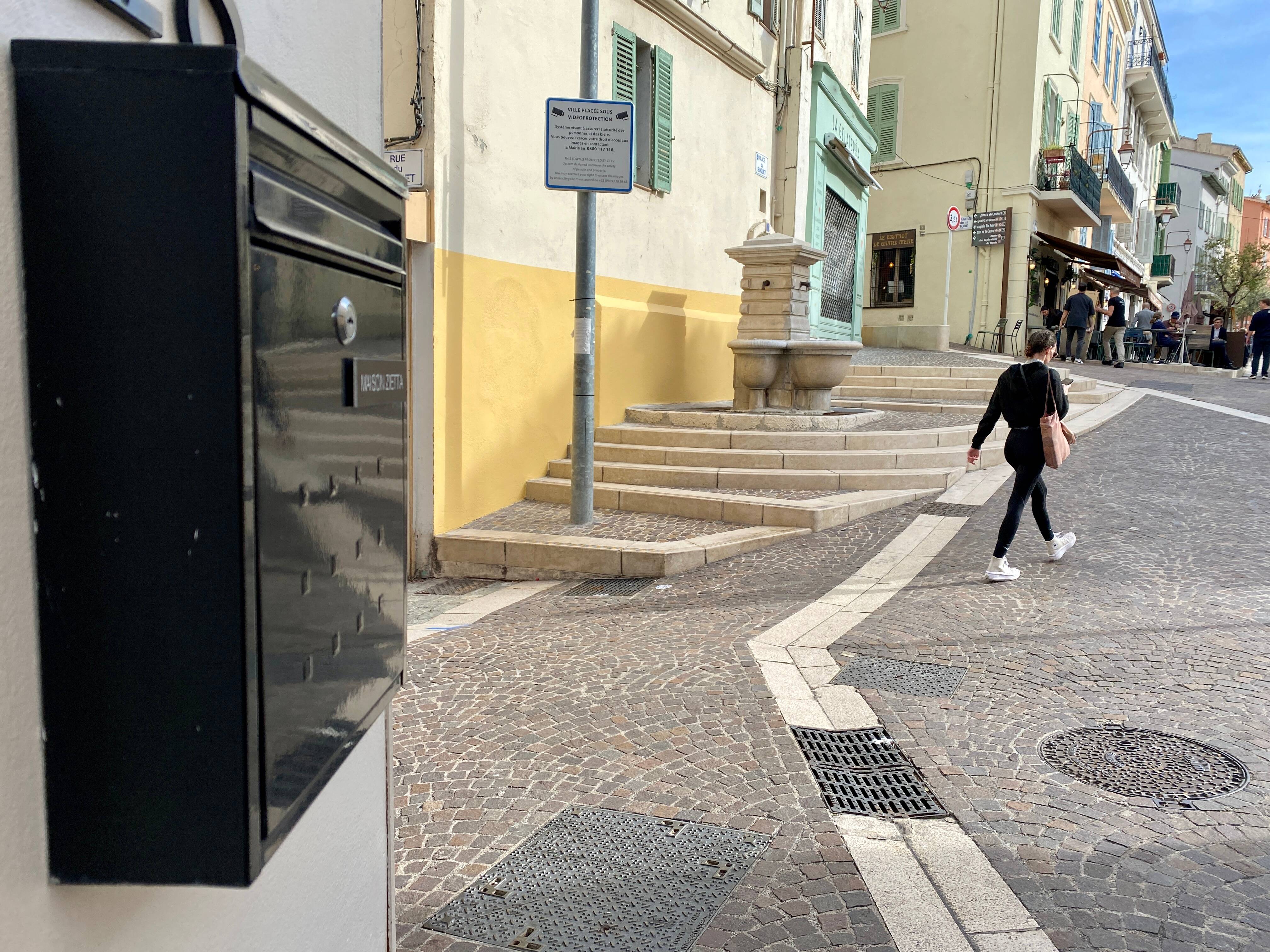 "Ça commence à bien faire": comme Ginette, 88 ans, vous êtes nombreux à ne plus recevoir ou peu de courrier à Cannes