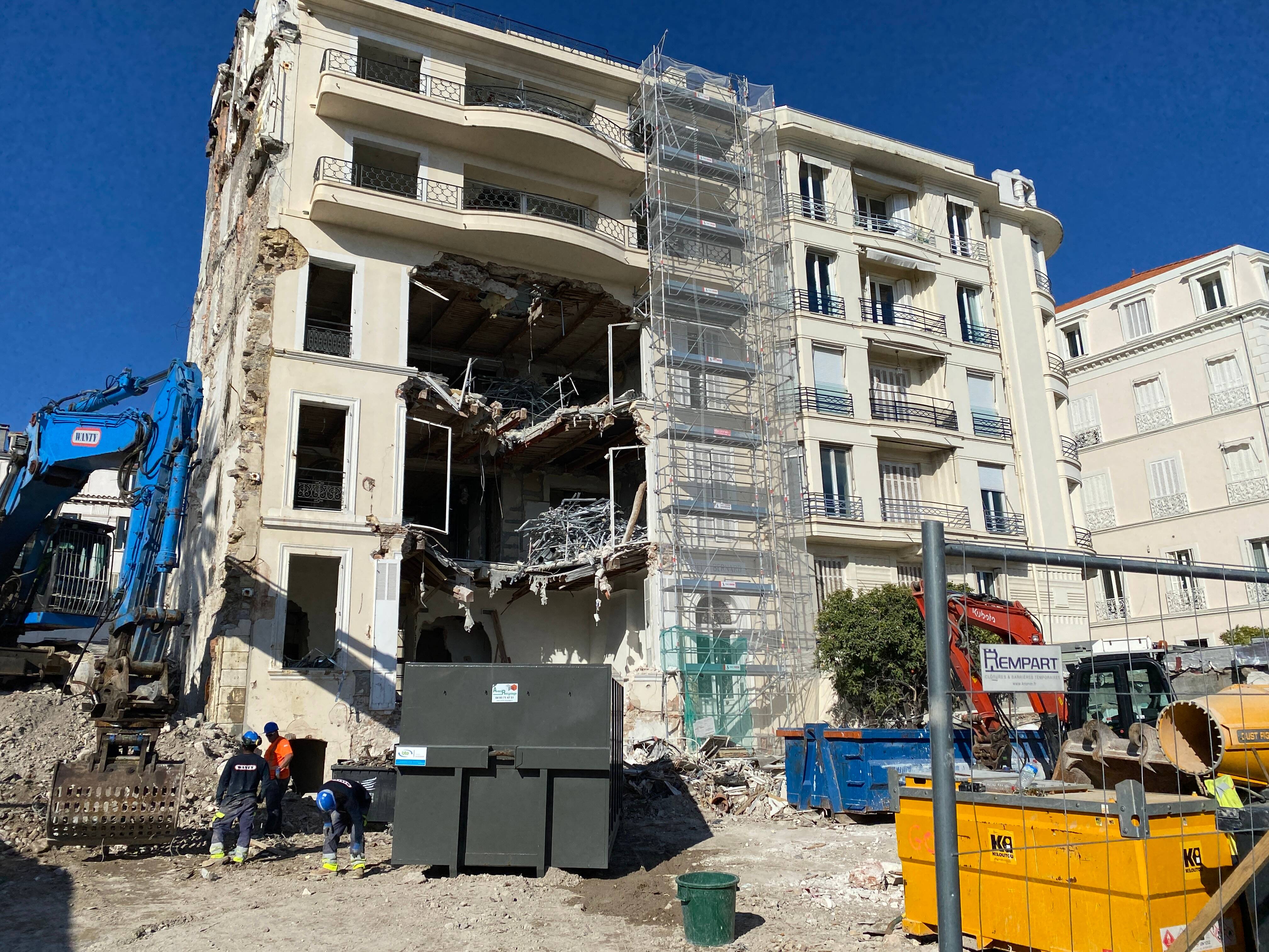 "L'immeuble de luxe je m'en passerais bien": un chantier s'effondre sur la Croisette à Cannes, l'inquiétude monte chez les voisins