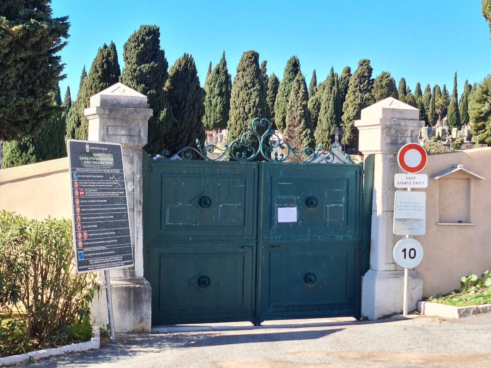 Fermé depuis près de trois semaines après les intempéries, on sait quand ce cimetière de Nice va rouvrir