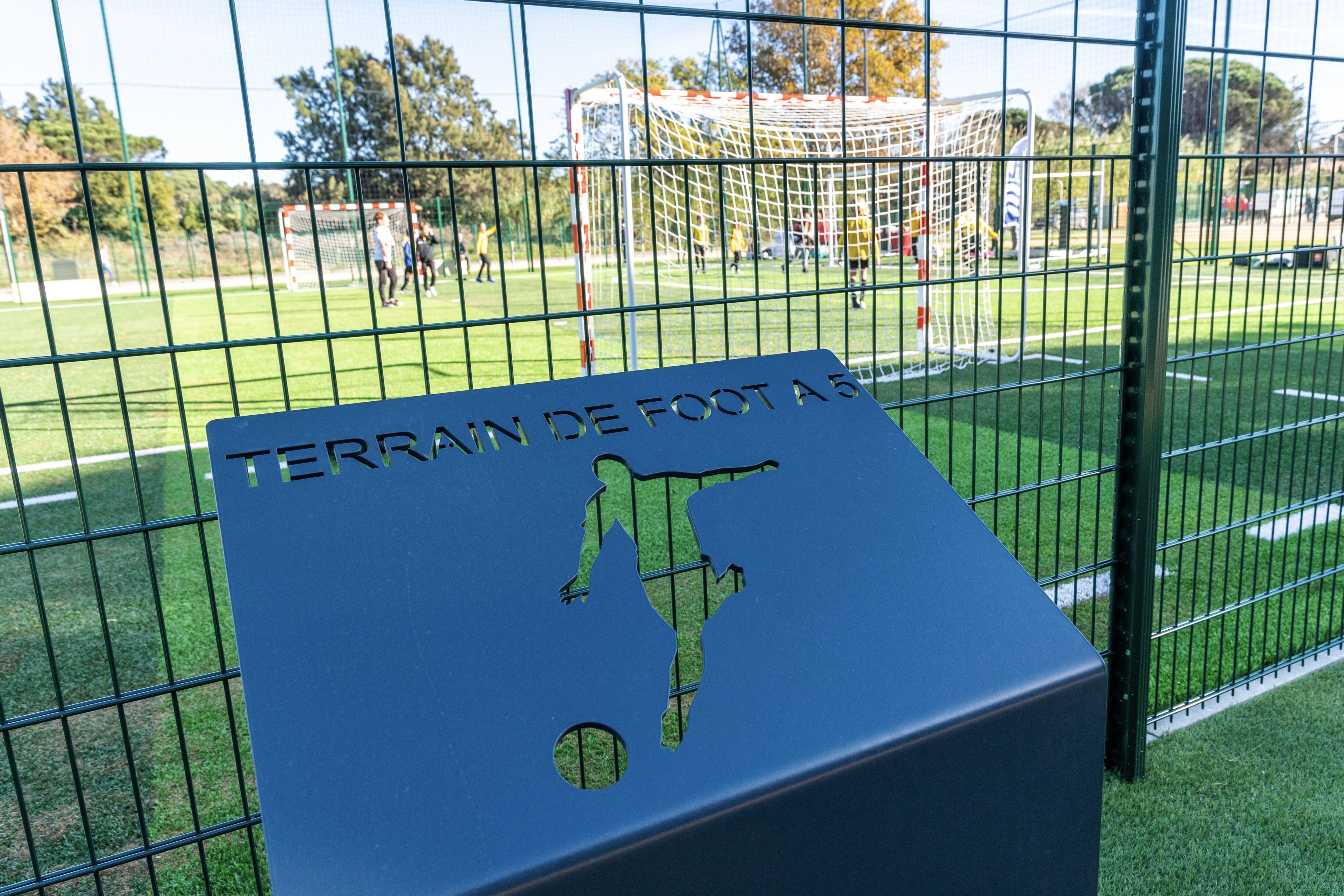 À Saint-Tropez, un match de foot transformé en rixe entre adolescents finit sur les réseaux sociaux