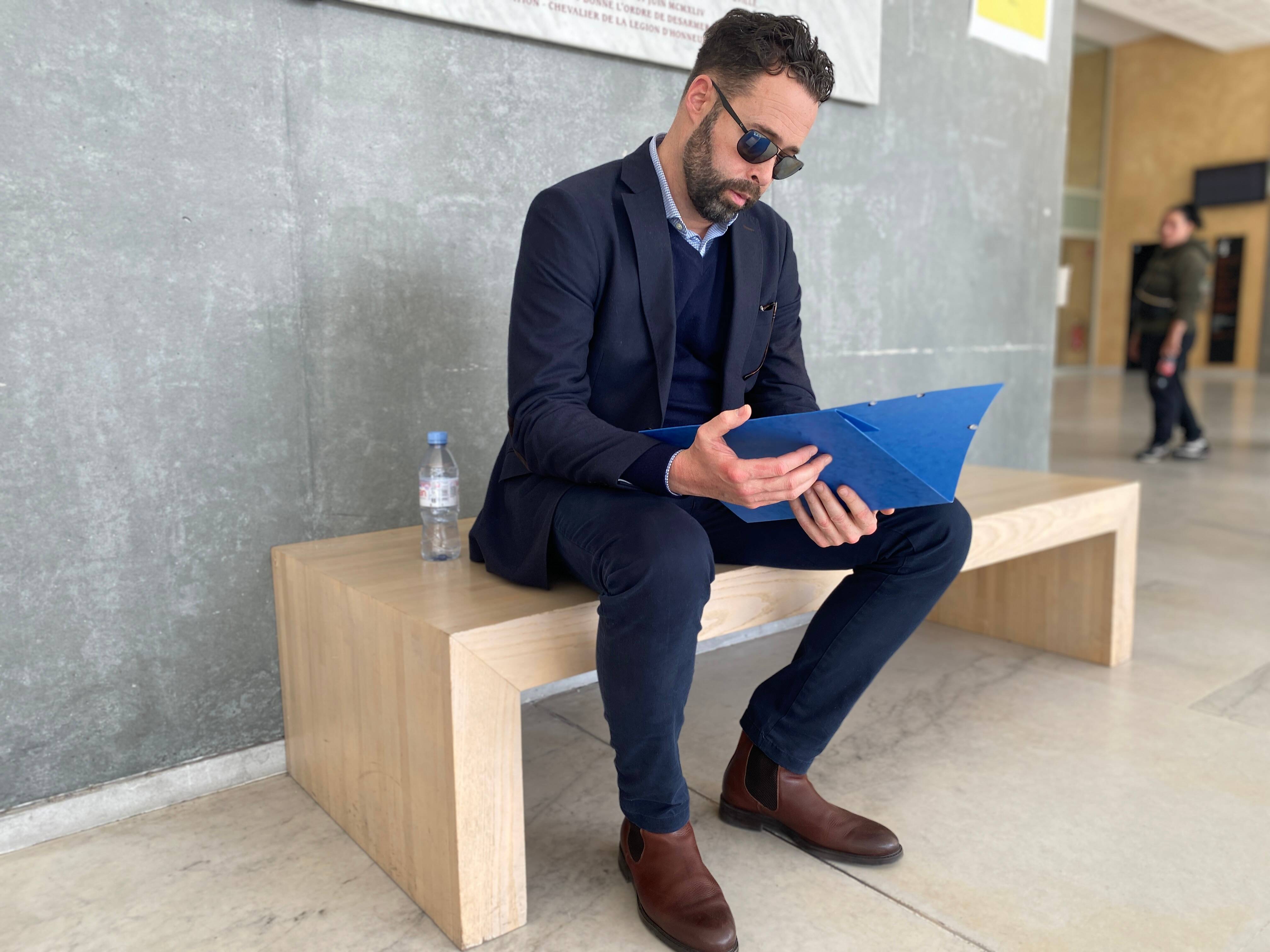 "Je me suis dit, c'est fini !": victime d'un violent coup de poing, l'adjoint à la culture de Grasse témoigne au procès de son agresseur