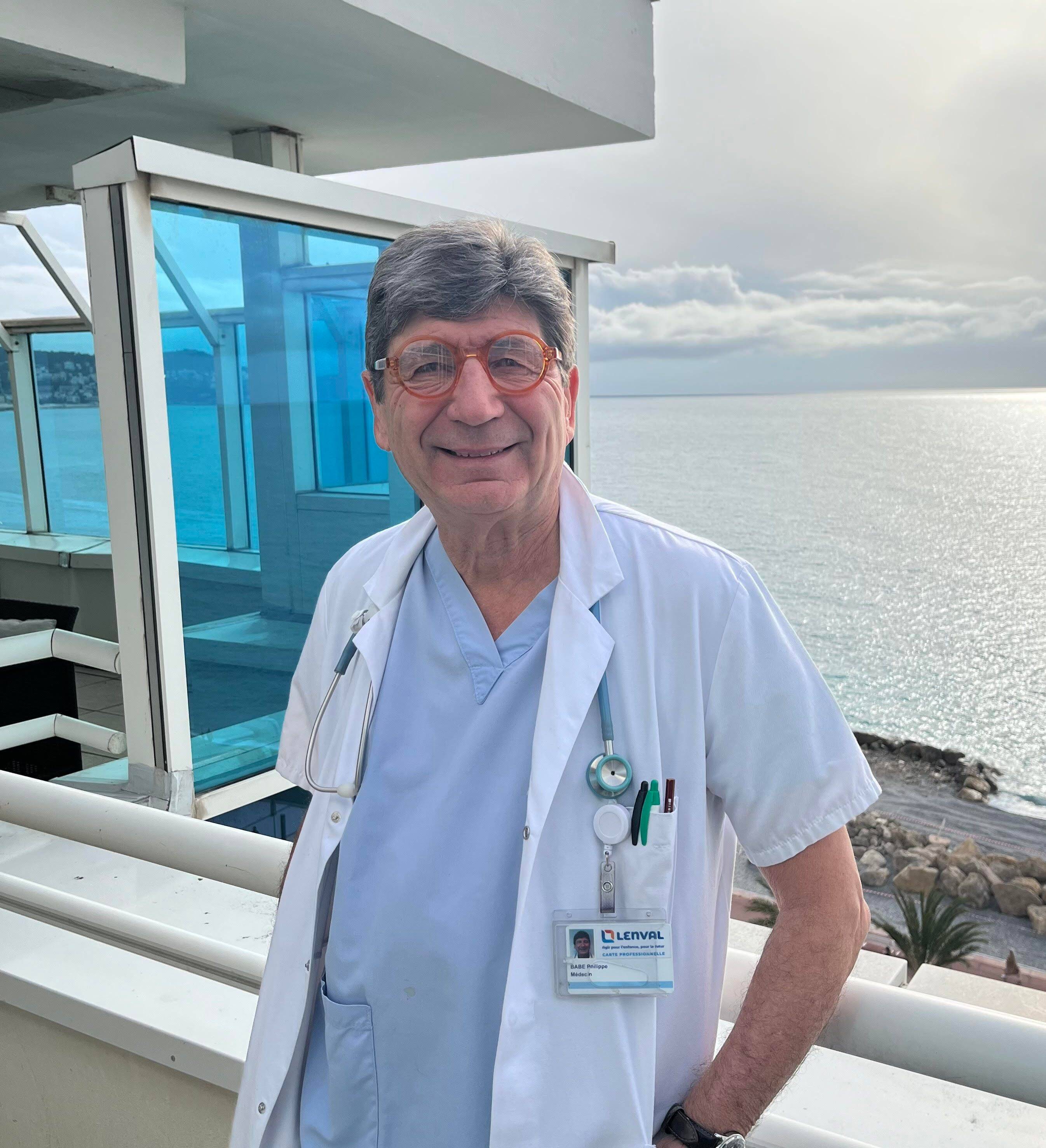 "Aux professionnels de travailler avec les familles autour des pleurs des nourrissons": comment prévenir le fléau du bébé secoué?