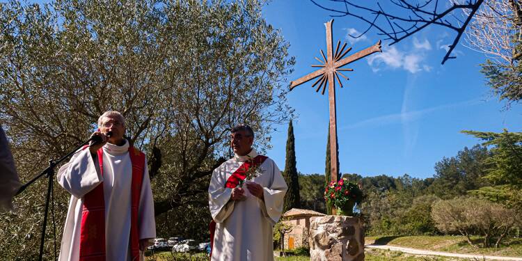 À Six-Fours, une nouvelle croix installée à la chapelle Pépiole