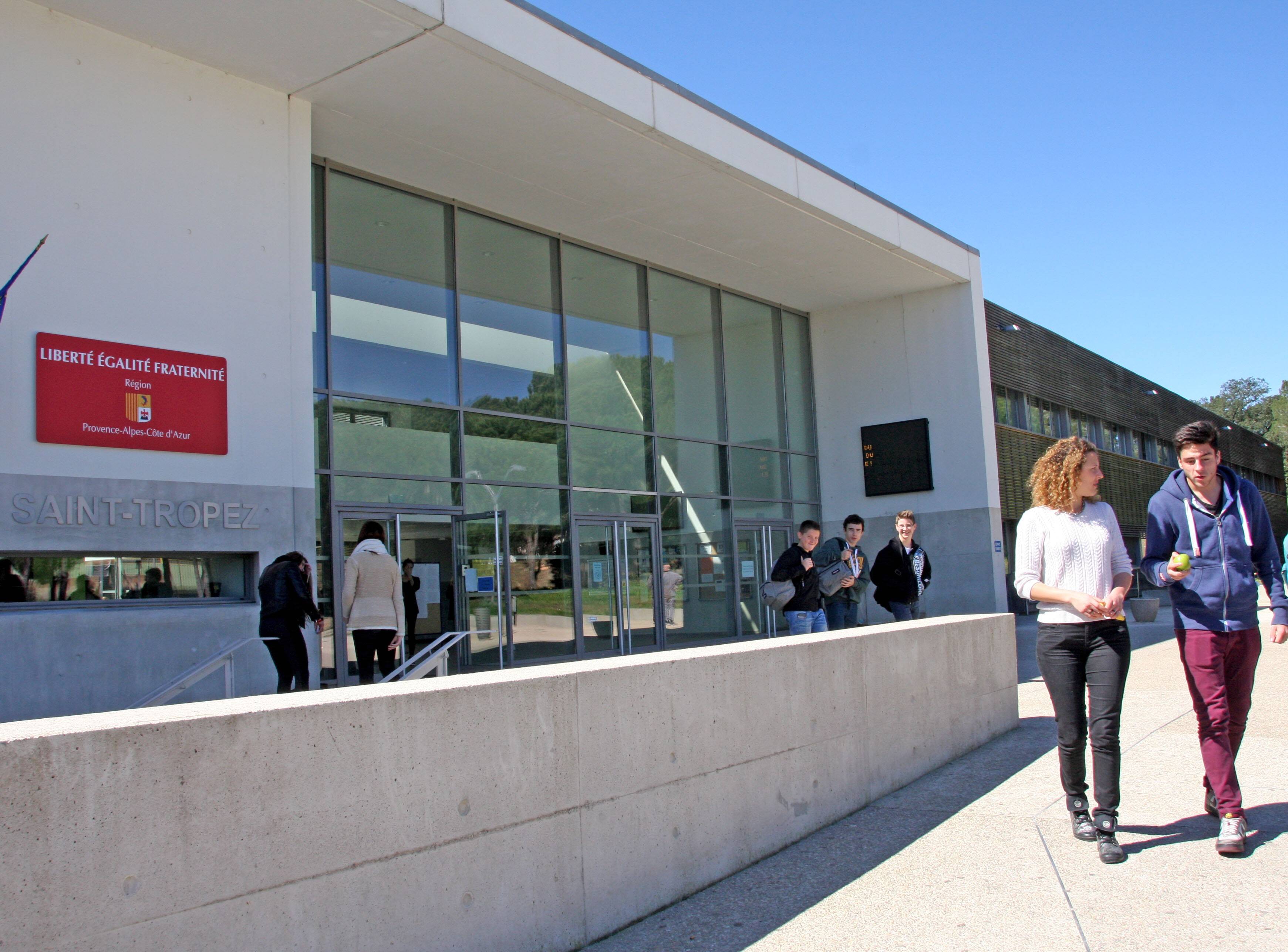 Menaces de l'État islamique dans des établissements scolaires du Var: "Le lycée du golfe de Saint-Tropez n'est pas concerné", rassure le proviseur