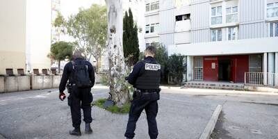 Une quarantaine d'individus cagoulés se rassemblent aux Moulins à Nice: un policier et un mineur blessés