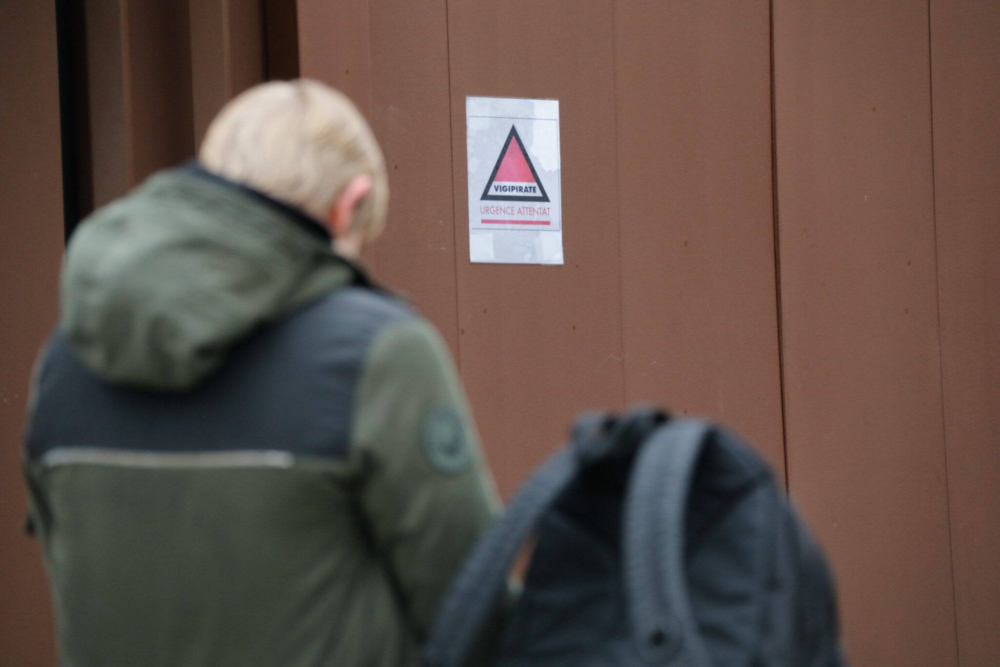 Alertes à la bombe dans les établissements scolaires: le préfet des Alpes-Maritimes appelle à la vigilance et au calme