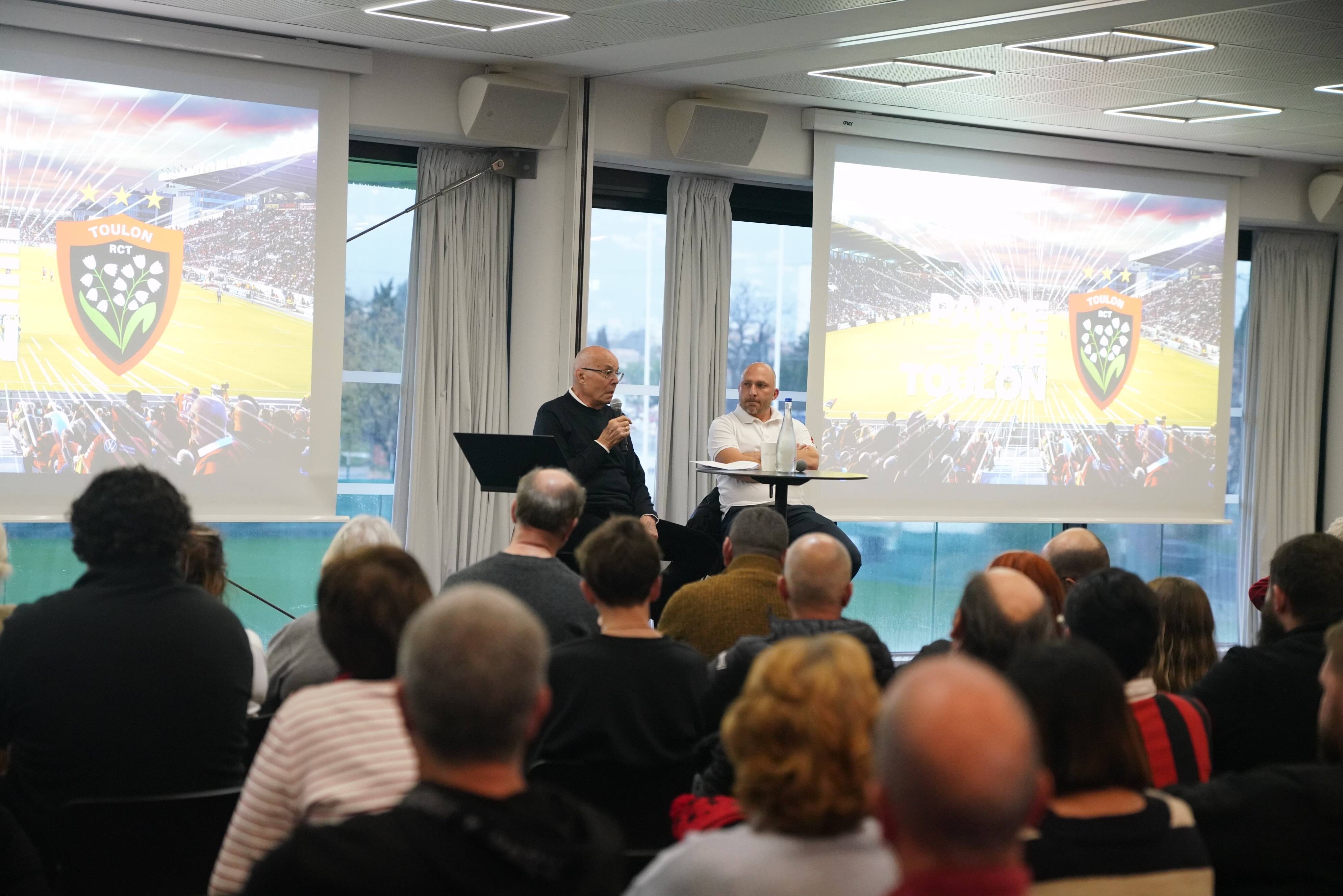 Possibilité d'un retour de Louis Carbonel au RCT? "On fera tout pour se positionner", affirme Pierre Mignoni