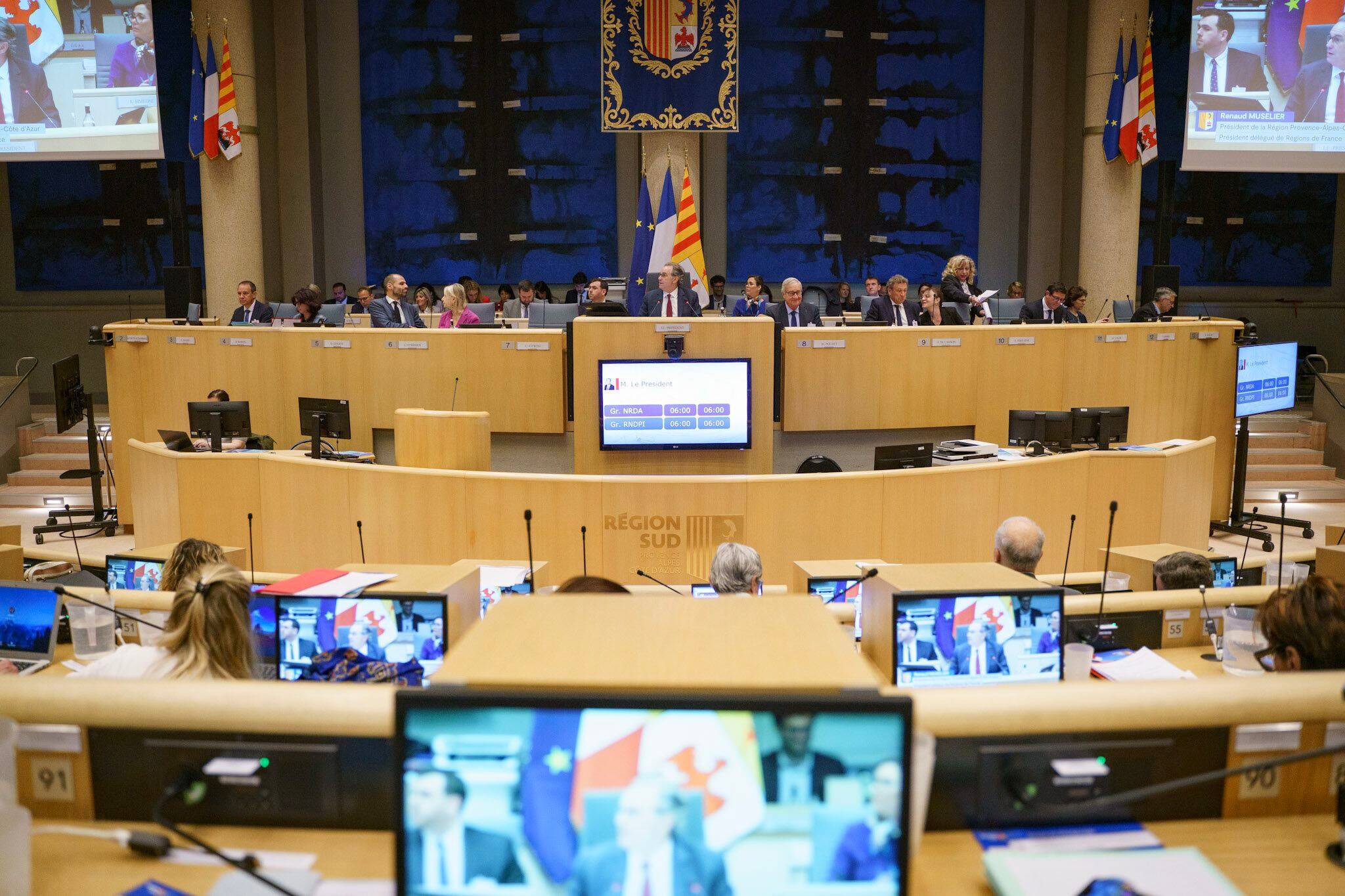 Renaud Muselier et les élus régionaux RN s'écharpent sur l'Europe