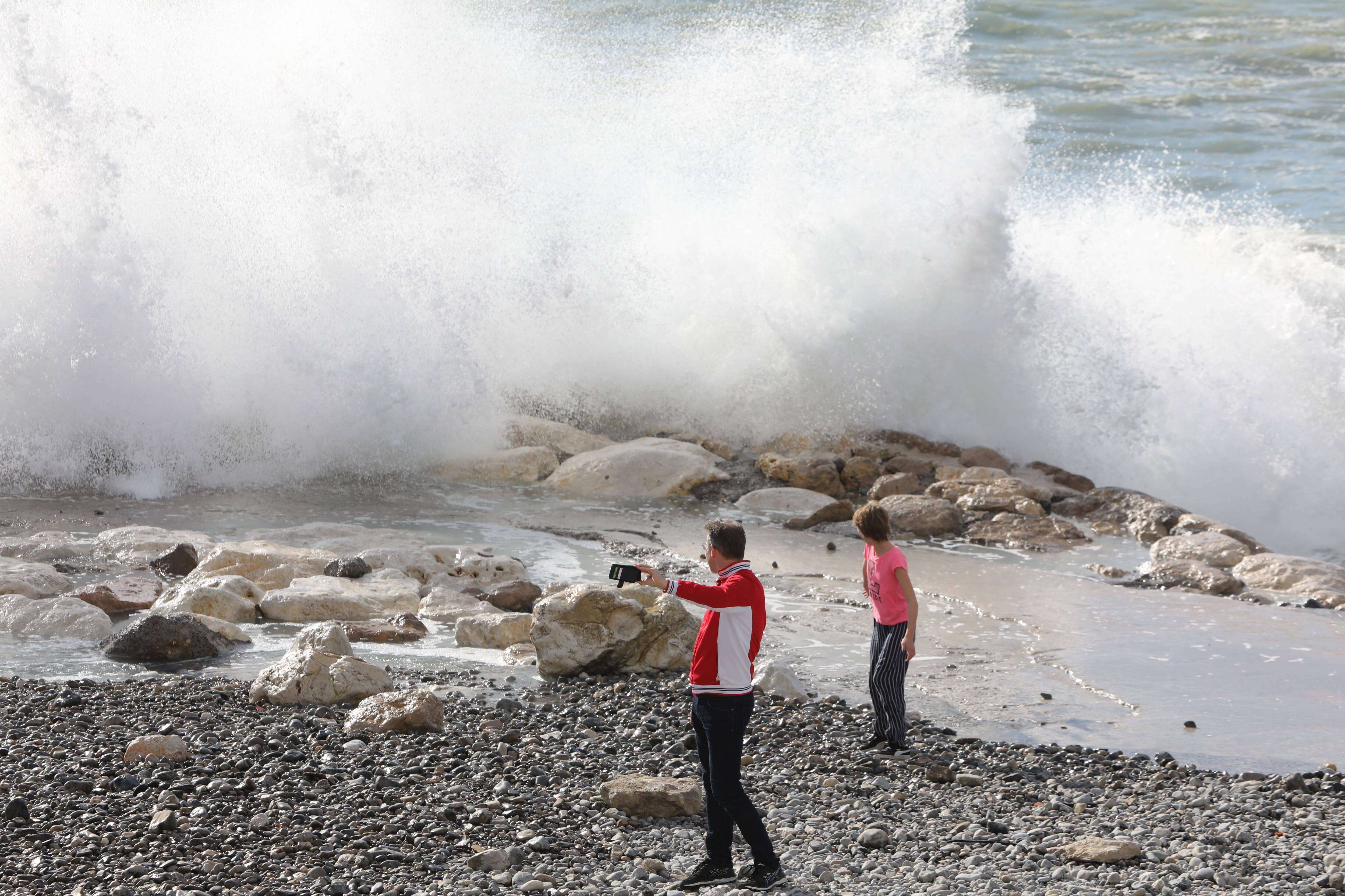 Sentier du littoral, jardins, cimetières... On fait le point sur les fermetures ce samedi à Nice en raison de la vigilance orange "vagues-submersion"