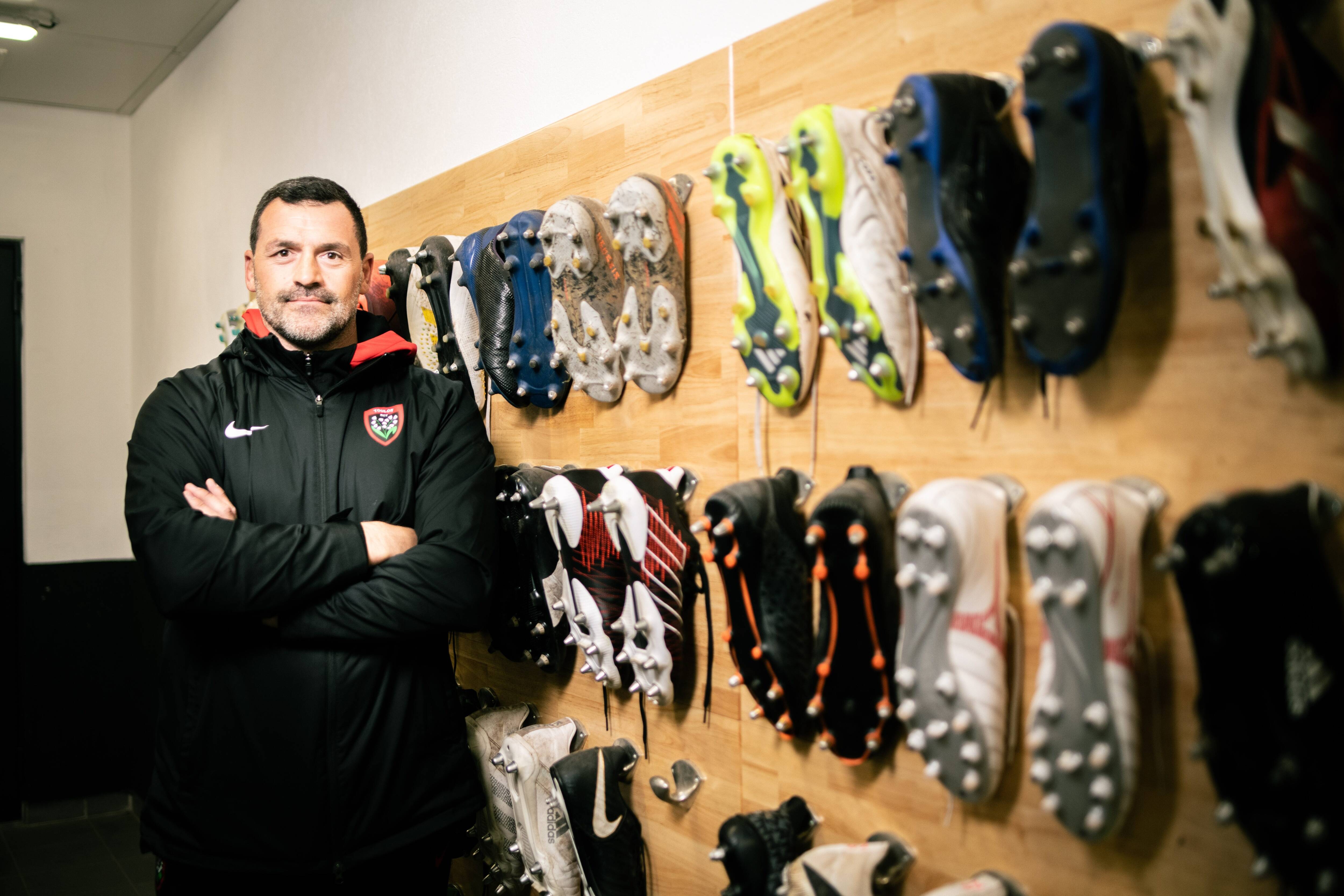 "On ne peut pas obliger un joueur à faire quelque chose s'il n'y croit pas": l'entraîneur des arrières toulonnais, Andrea Masi, explique comment il a fait évoluer son plan de jeu