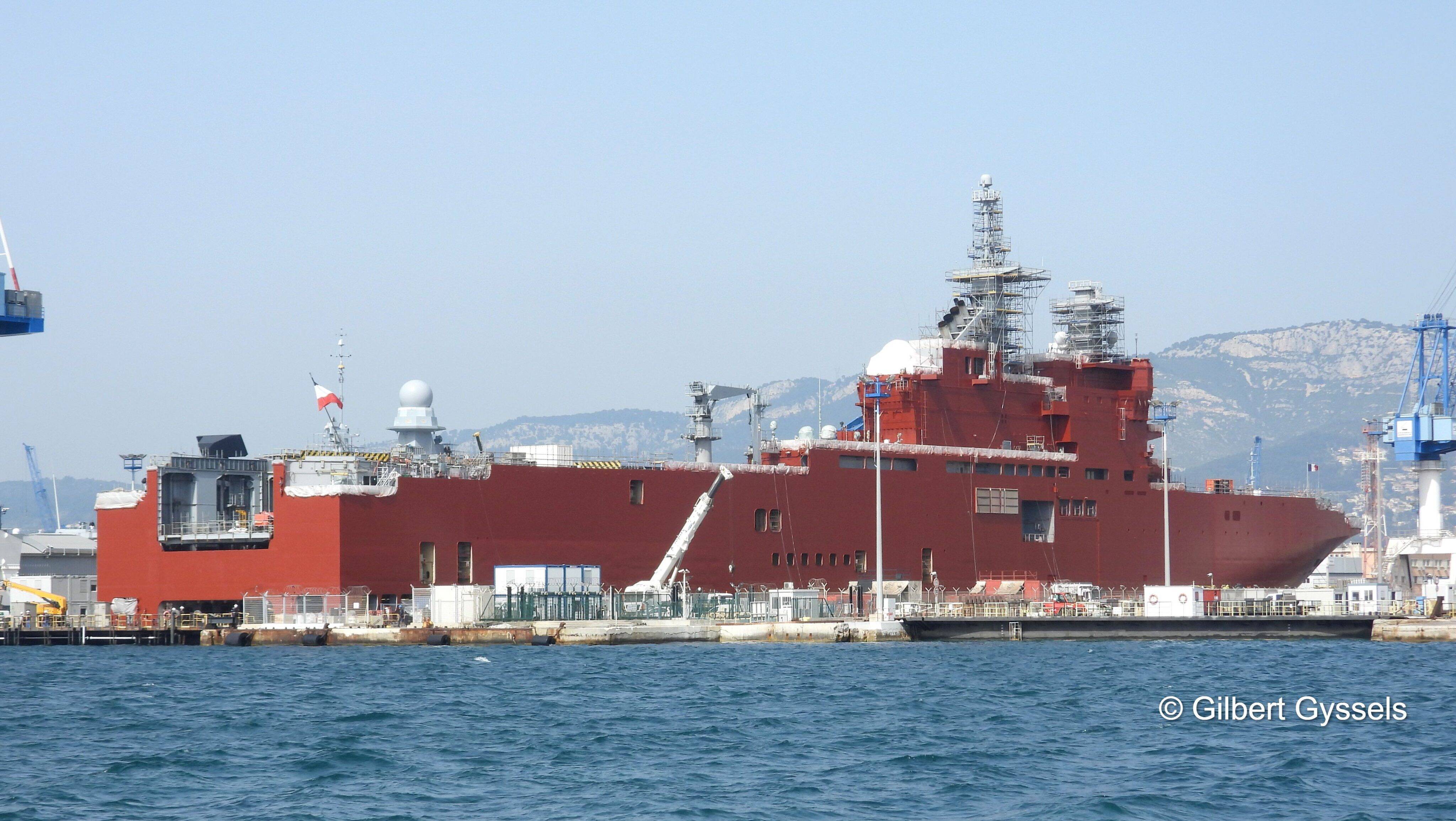 Projections sur la base navale, risque pour la santé publique... La peinture du Mistral fait des vagues à l'Arsenal de Toulon