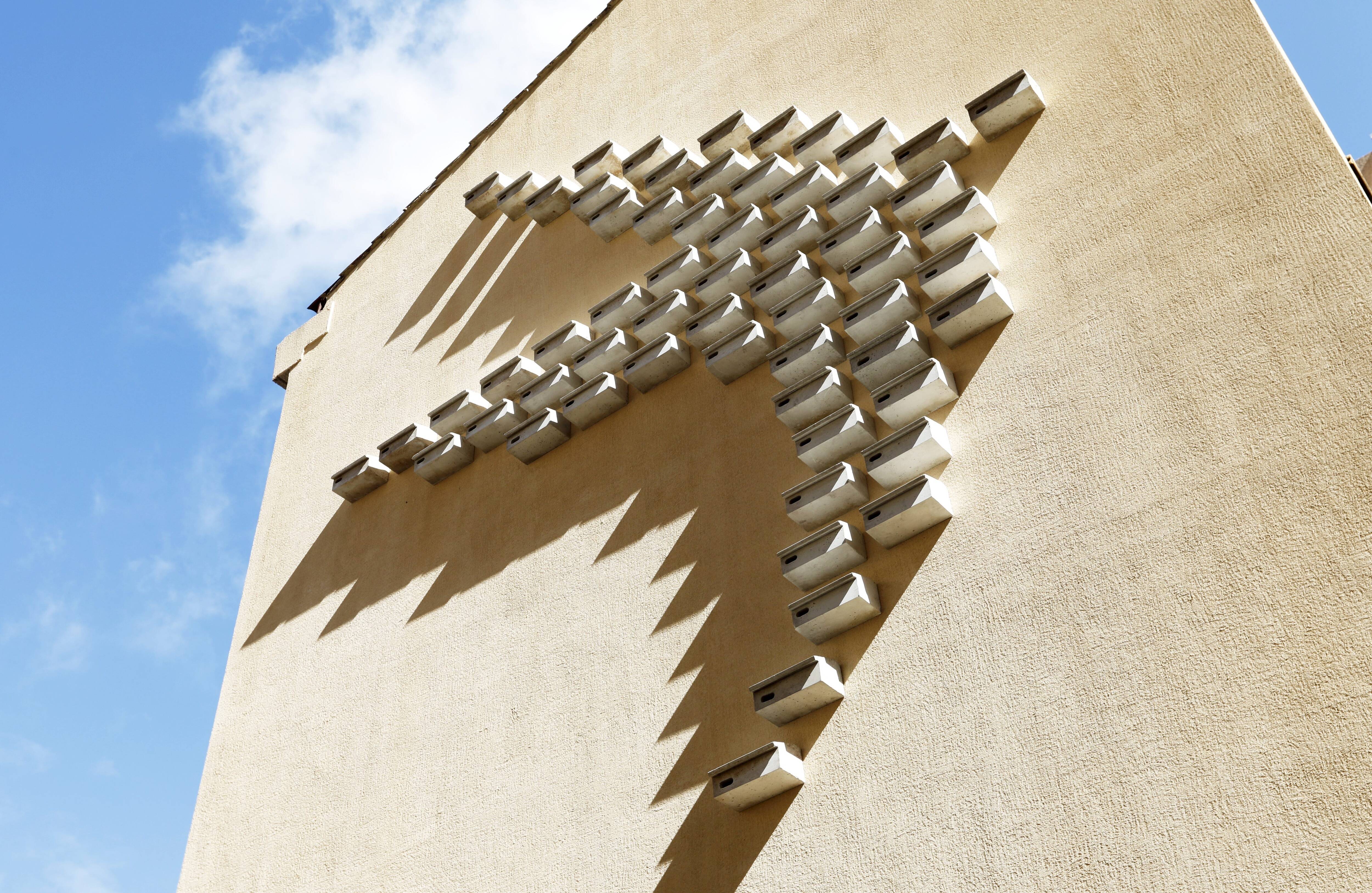 900 nichoirs pour accueillir les martinets en escale à la base navale de Toulon