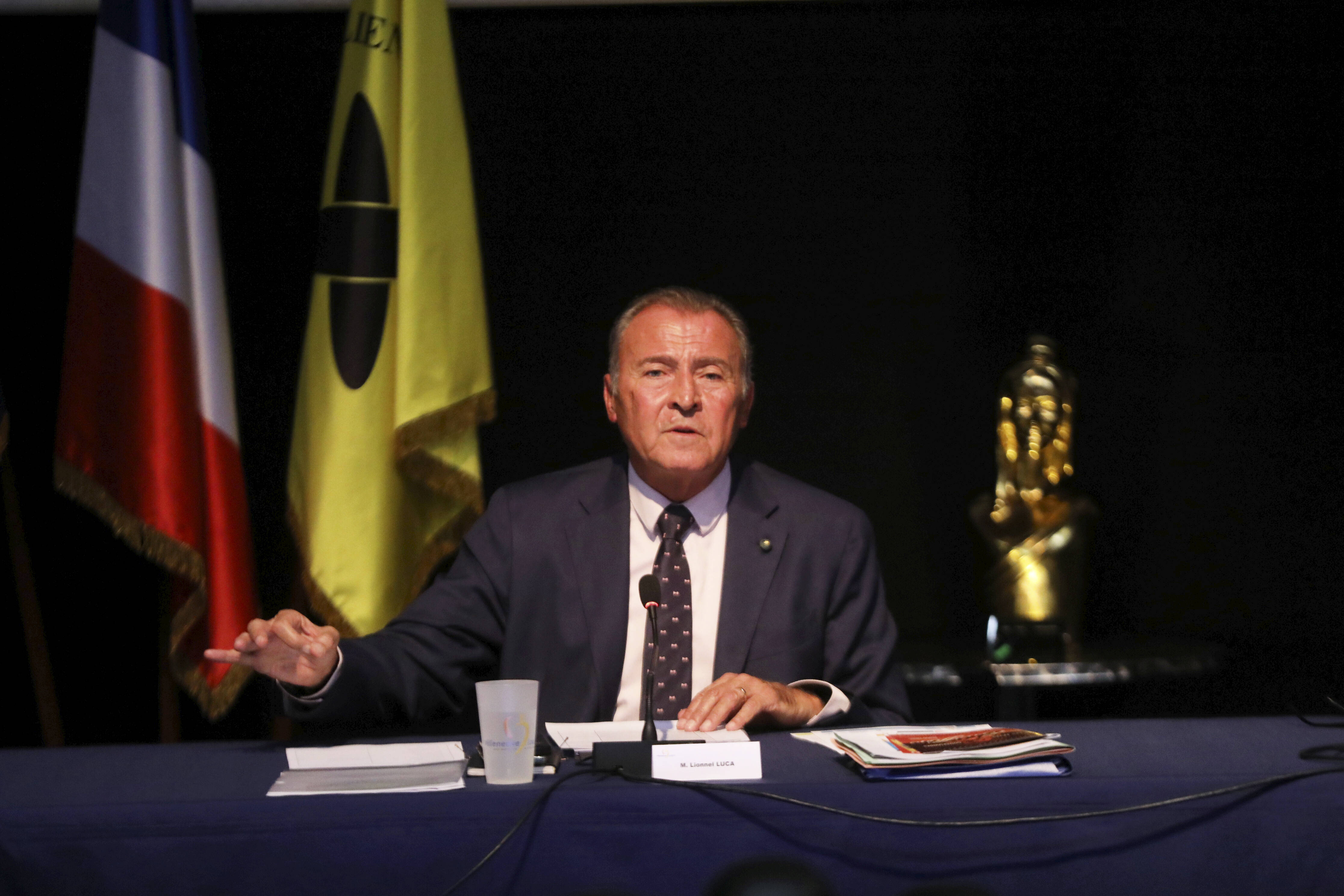 "Nous ne sommes pas élus pour faire du profit": ce maire de la Côte d'Azur refuse de s'augmenter et d'augmenter ses adjoints