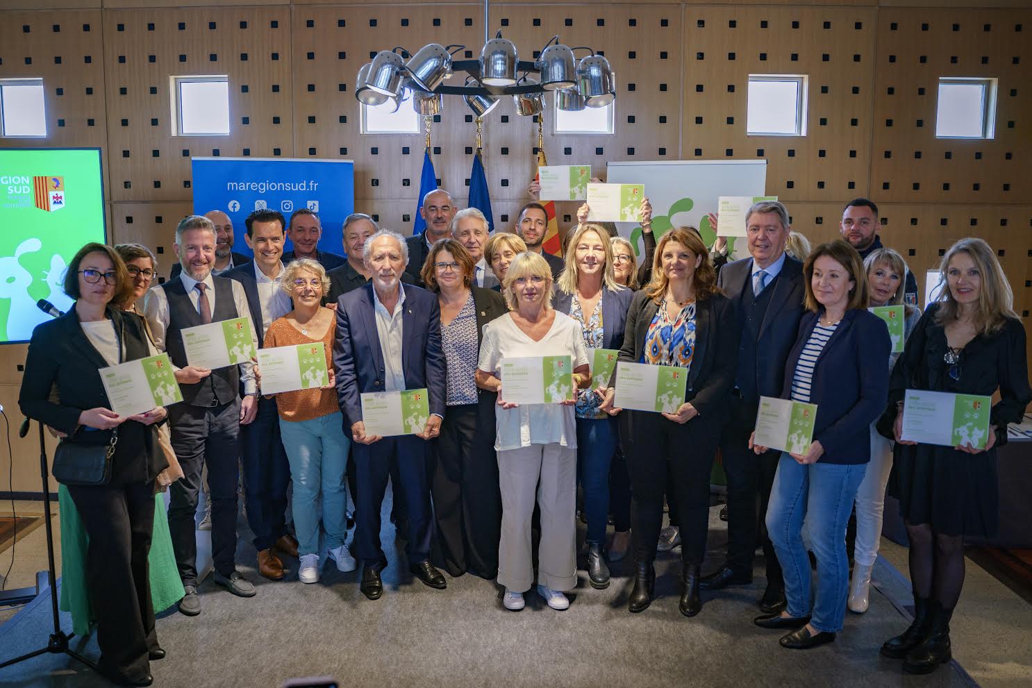 Quelles sont les communes de la région Provence-Alpes-Côte d'Azur labellisées "ville amie des animaux"?