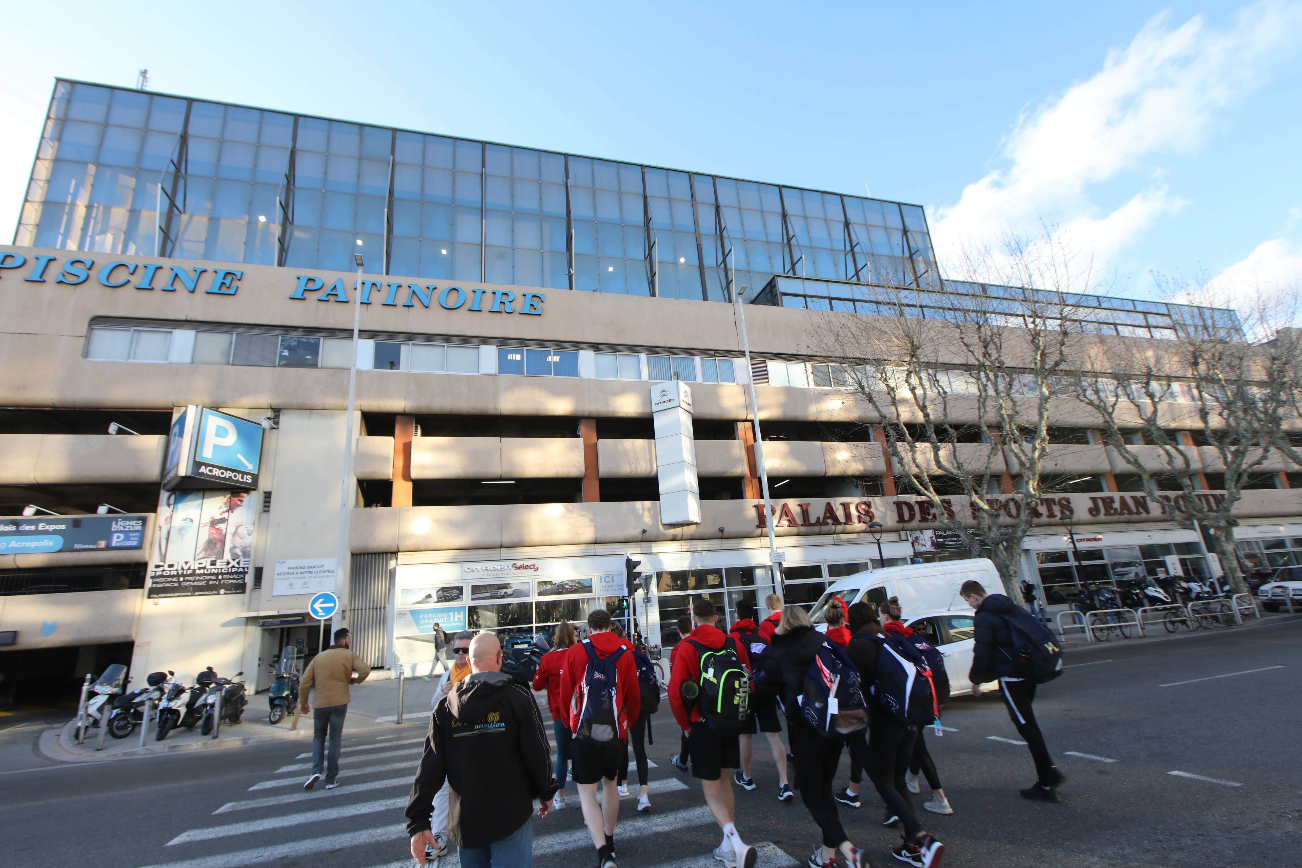 Les écologistes niçois dénoncent des coupes dans les budgets pour les écoles, le sport et les loisirs: "Ils ne connaissent rien", dézingue la Ville de Nice