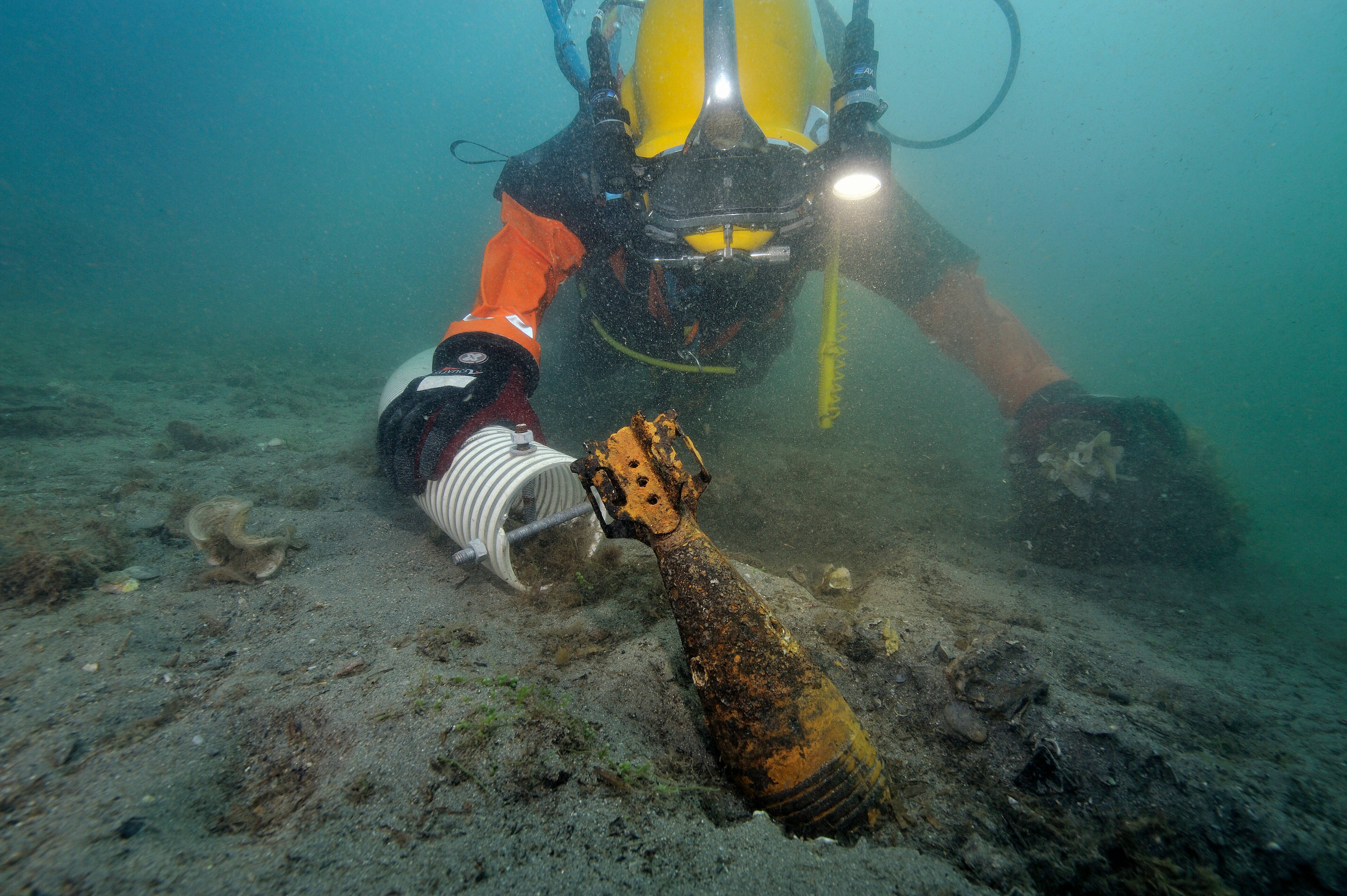 "On trouve de tout, sauf la bombe nucléaire": une PME varoise parée à déminer l'Ukraine