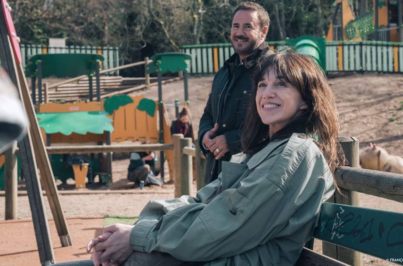 Florent Bernard s'intéresse à la nostalgie dans "Nous, les Leroy" avec Charlotte Gainsbourg et José Garcia