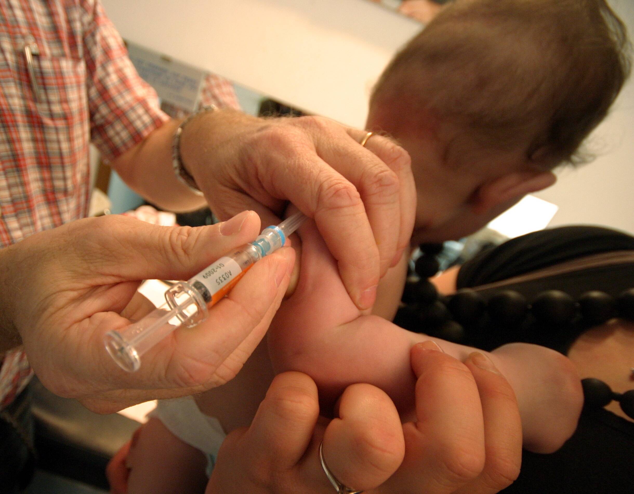 Comment freiner l'inquiétante progression des cas de méningites? Un pédiatre infectiologue précise les nouvelles recommandations