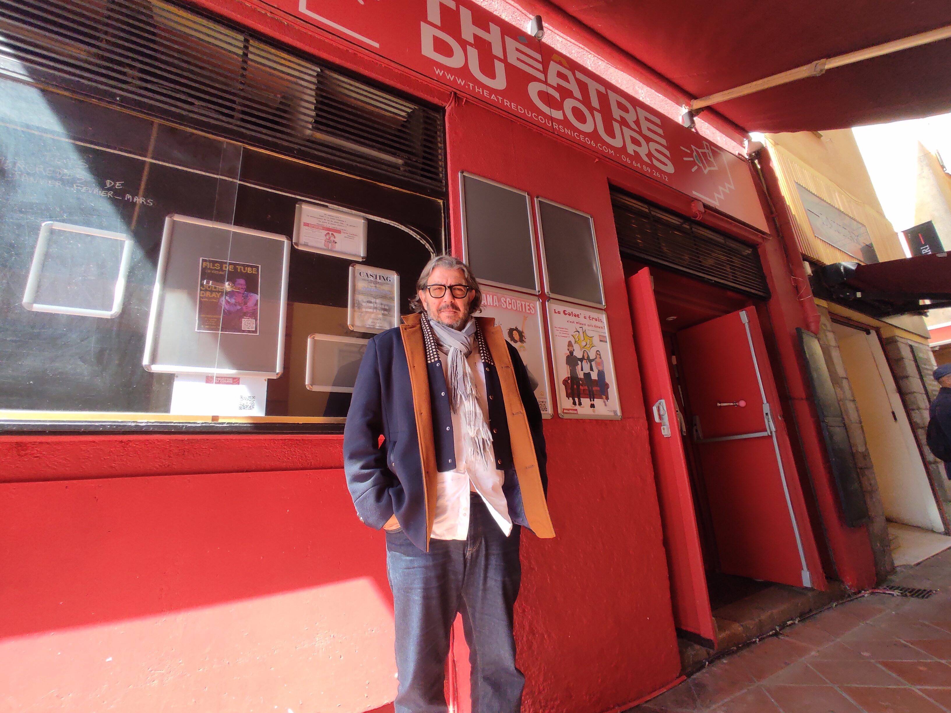 Après 10 ans à passer de main en main, il entend faire de ce lieu "le plus grand des petits théâtres de Nice"