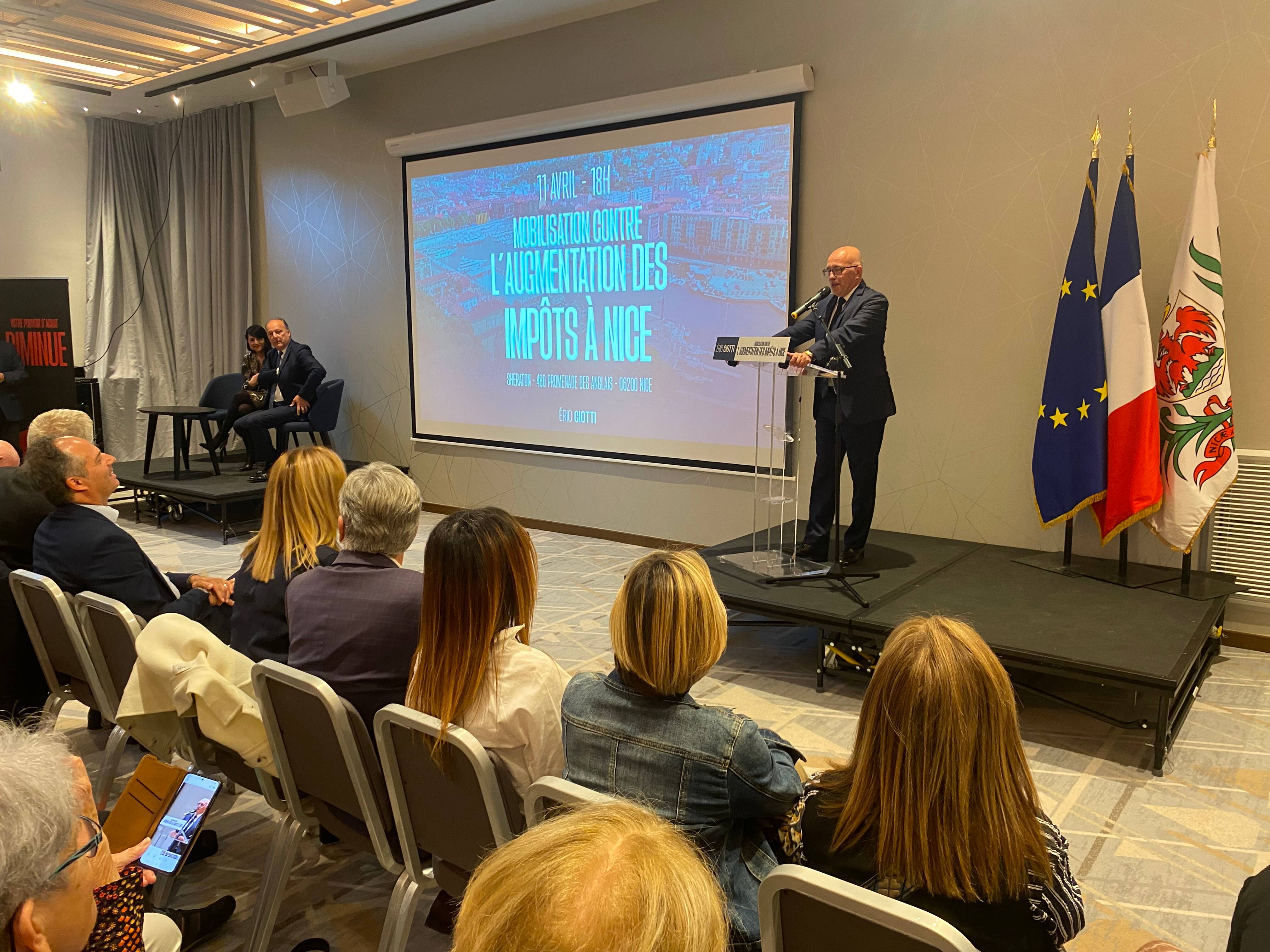 Hausse de la taxe foncière: Christian Estrosi "fait les poches des Niçois", estime Eric Ciotti qui appelle à "stopper la spirale infernale de la dépense, de la dette"