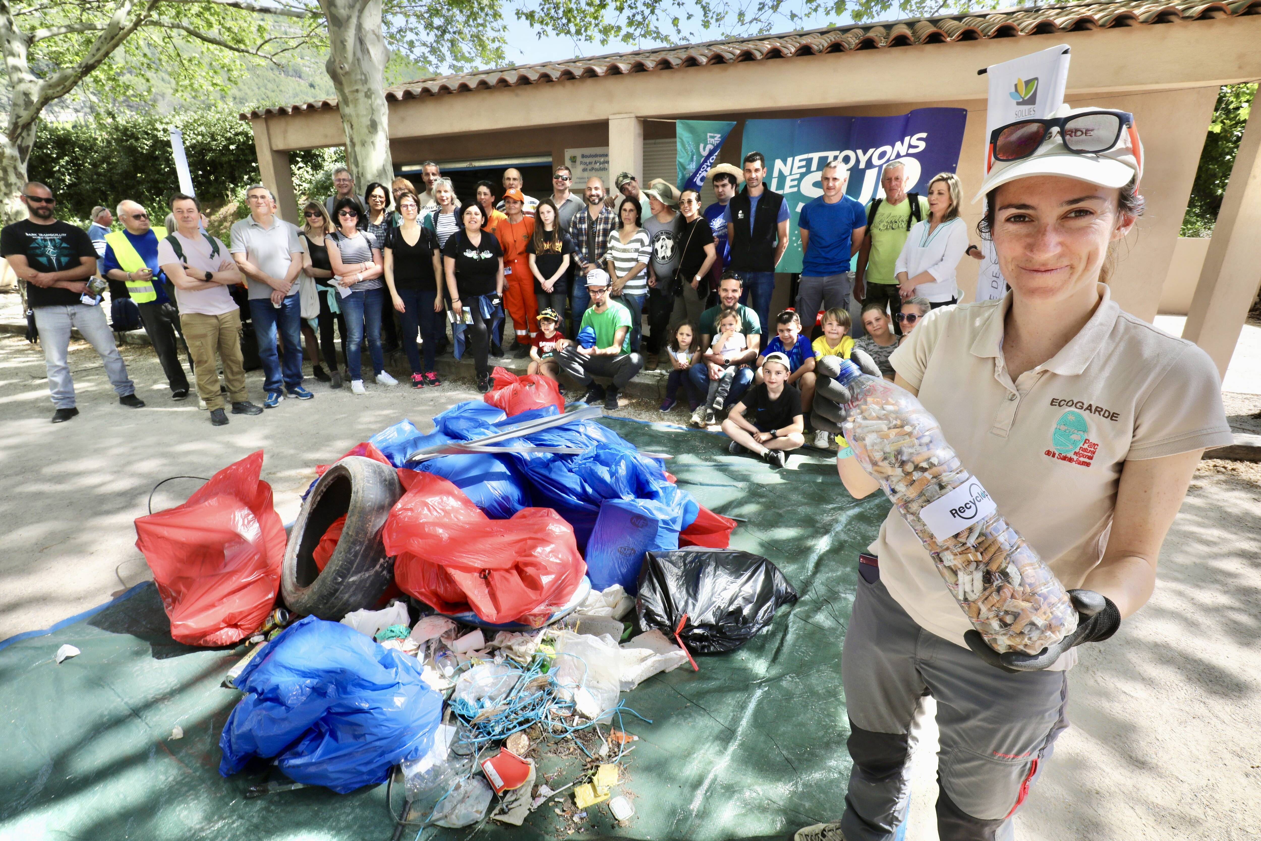 "C'est inimaginable tout ce qui est jeté par les gens n'importe où": une action citoyenne bénéfique pour la nature dans le Var