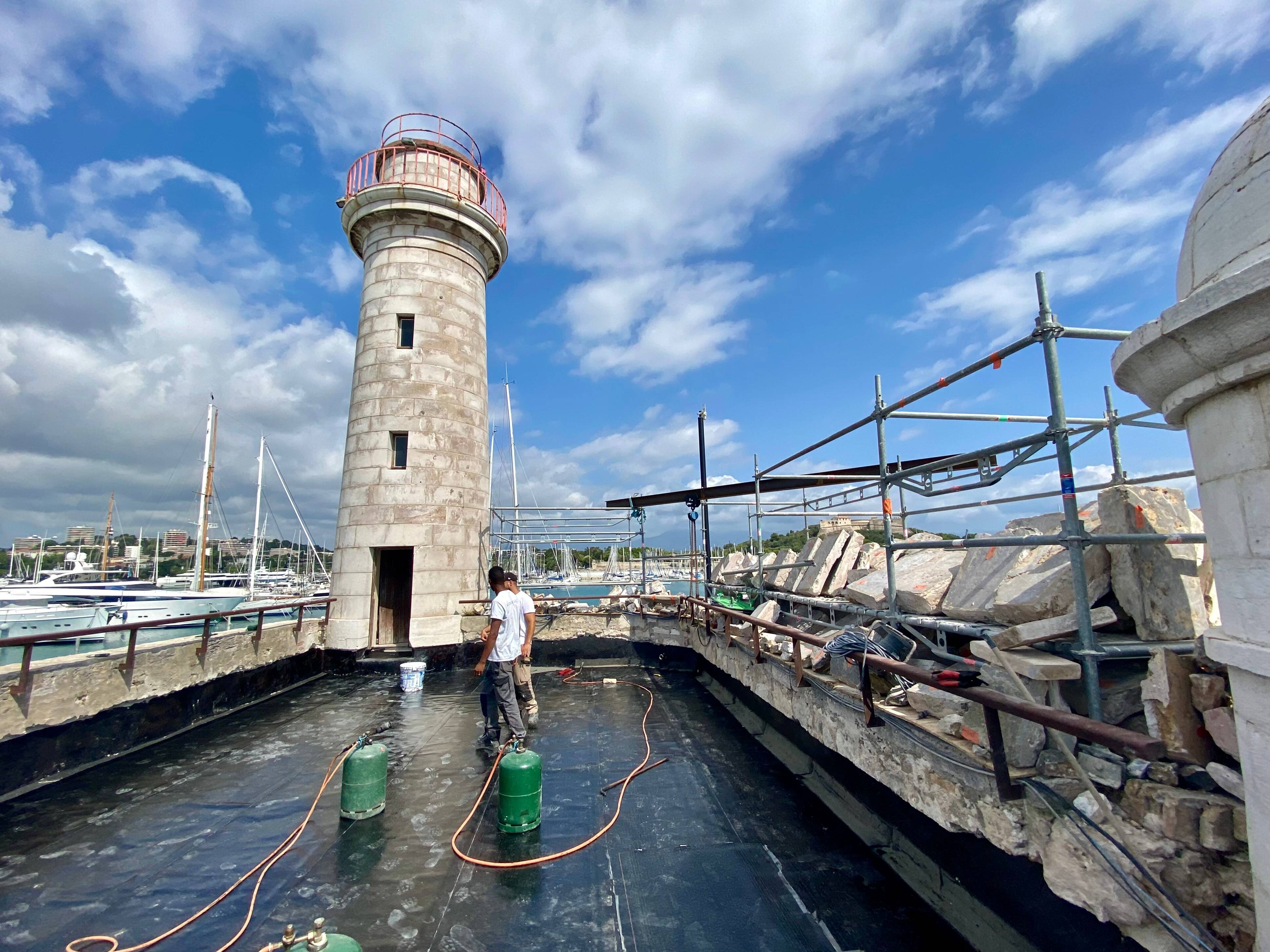 Vous rêvez de vendre des glaces? Et si vous deveniez le gérant du petit glacier du port Vauban à Antibes?