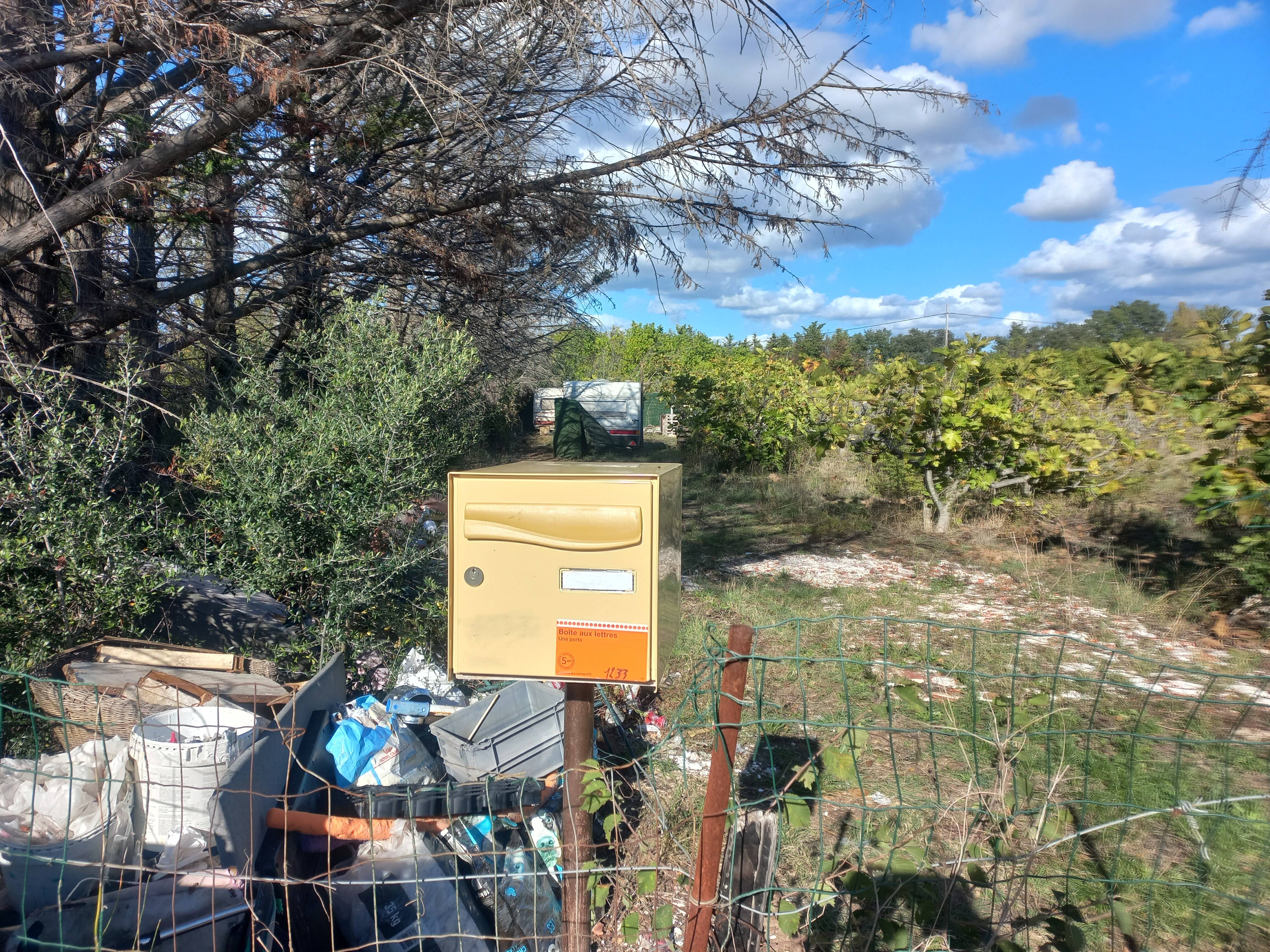 Une association veut mettre fin aux installations sauvages au Plan de La Garde