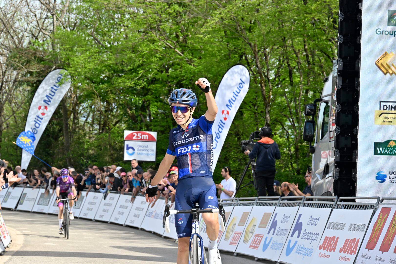 Le cycliste varois Lenny Martinez signe sa quatrième victoire de la saison