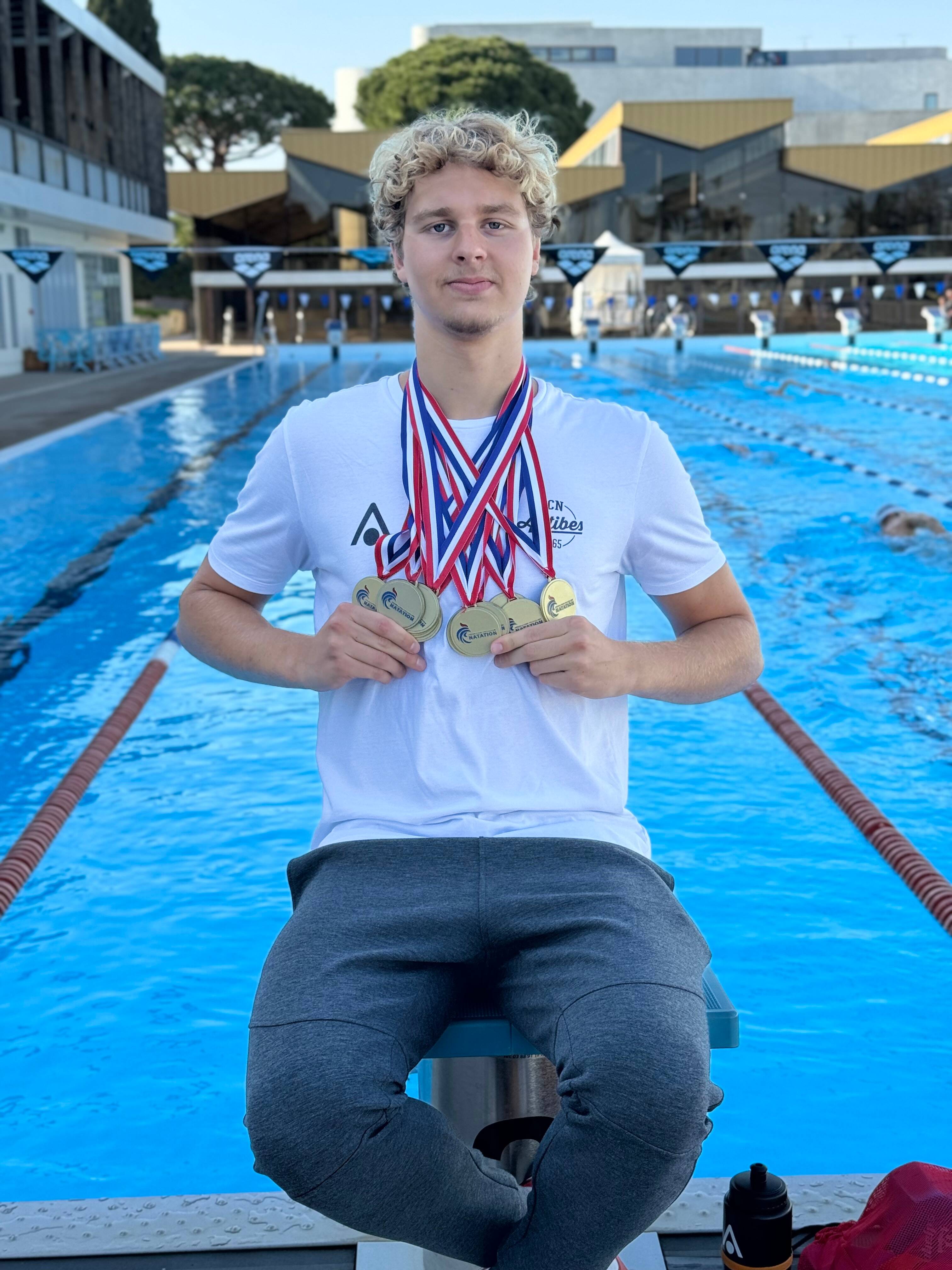 Expatrié russe, espoir de la natation française, Michel pourrait être