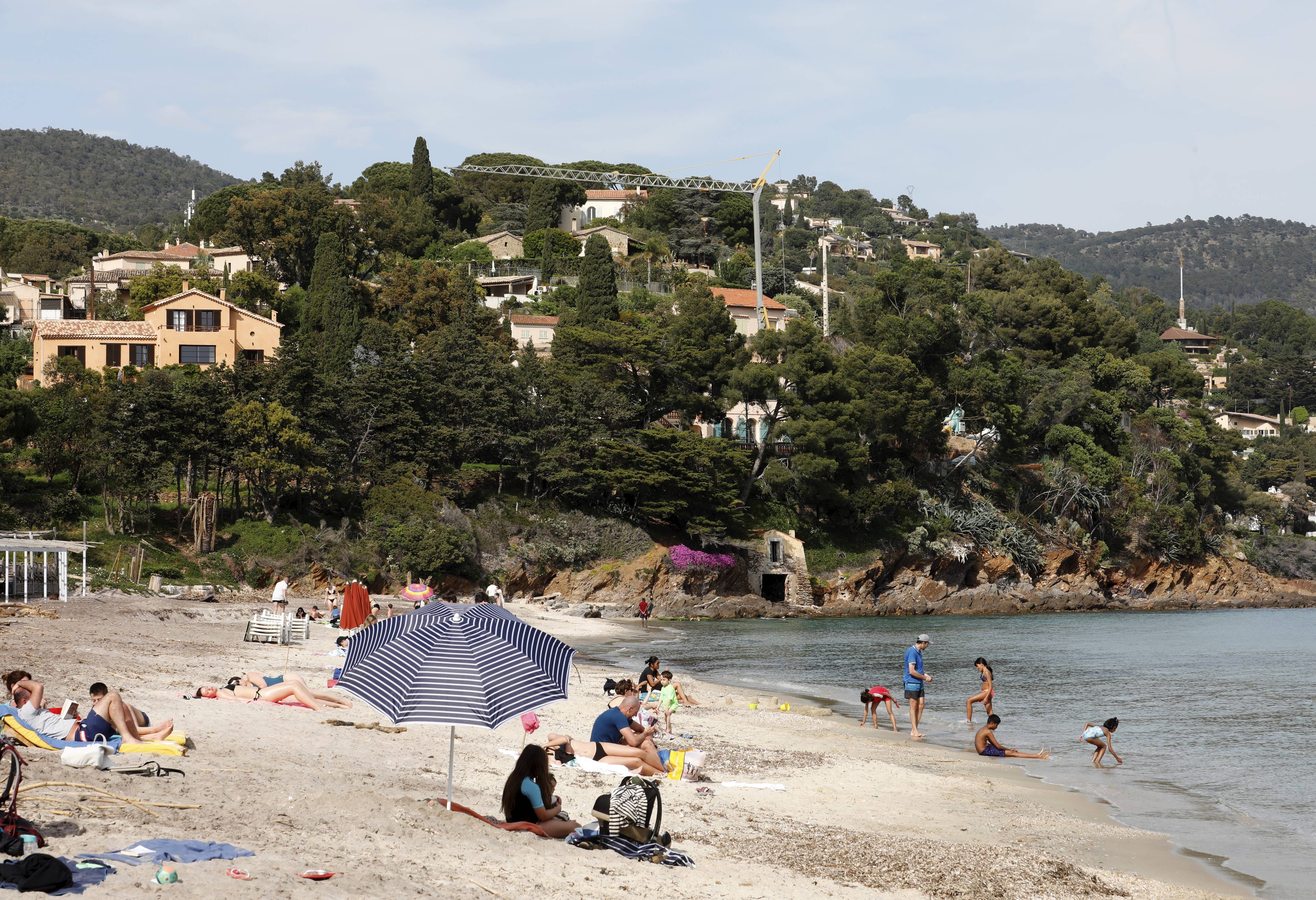 Vue sur l'île du Levant: la maison secrète à 9 millions d'euros de Jacquemus dans le Var