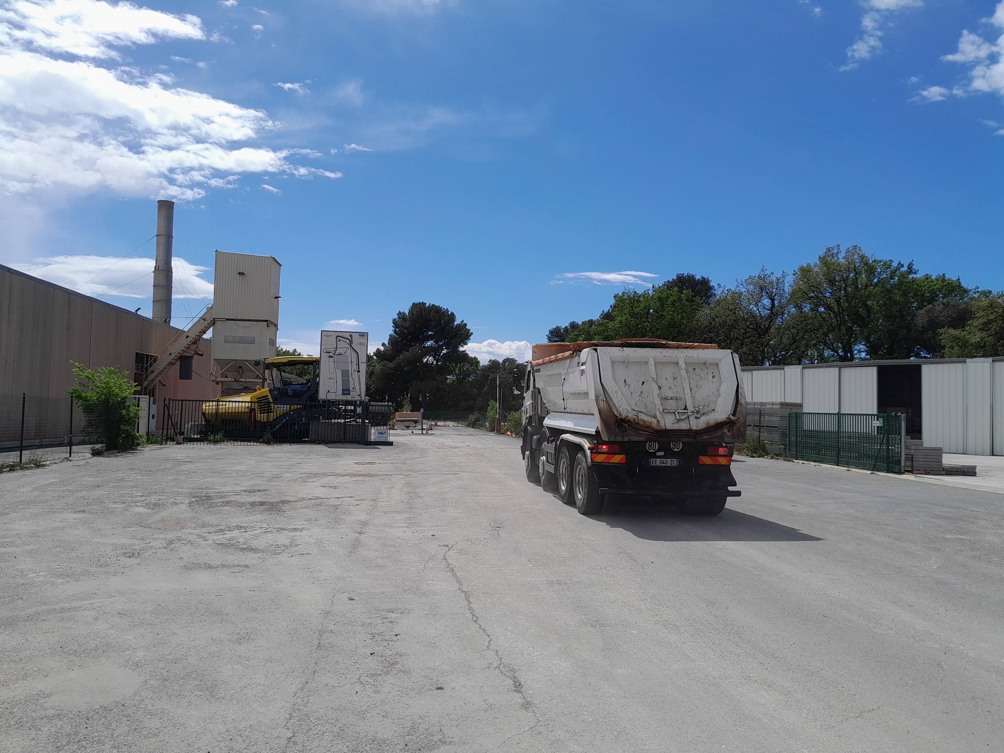 "Des fumées nauséabondes": d'où vient cette odeur de brûlé à La Garde?