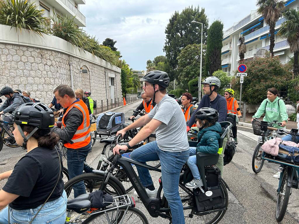 "Il faut trouver un compromis" pour installer une bande cyclable sans enlever de stationnement dans ce quartier chic de Nice