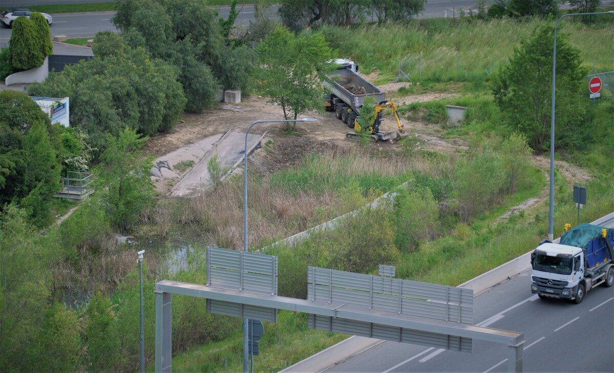 La préfecture des Alpes-Maritimes fait évacuer un campement illégal en bordure de l'A8 à Nice