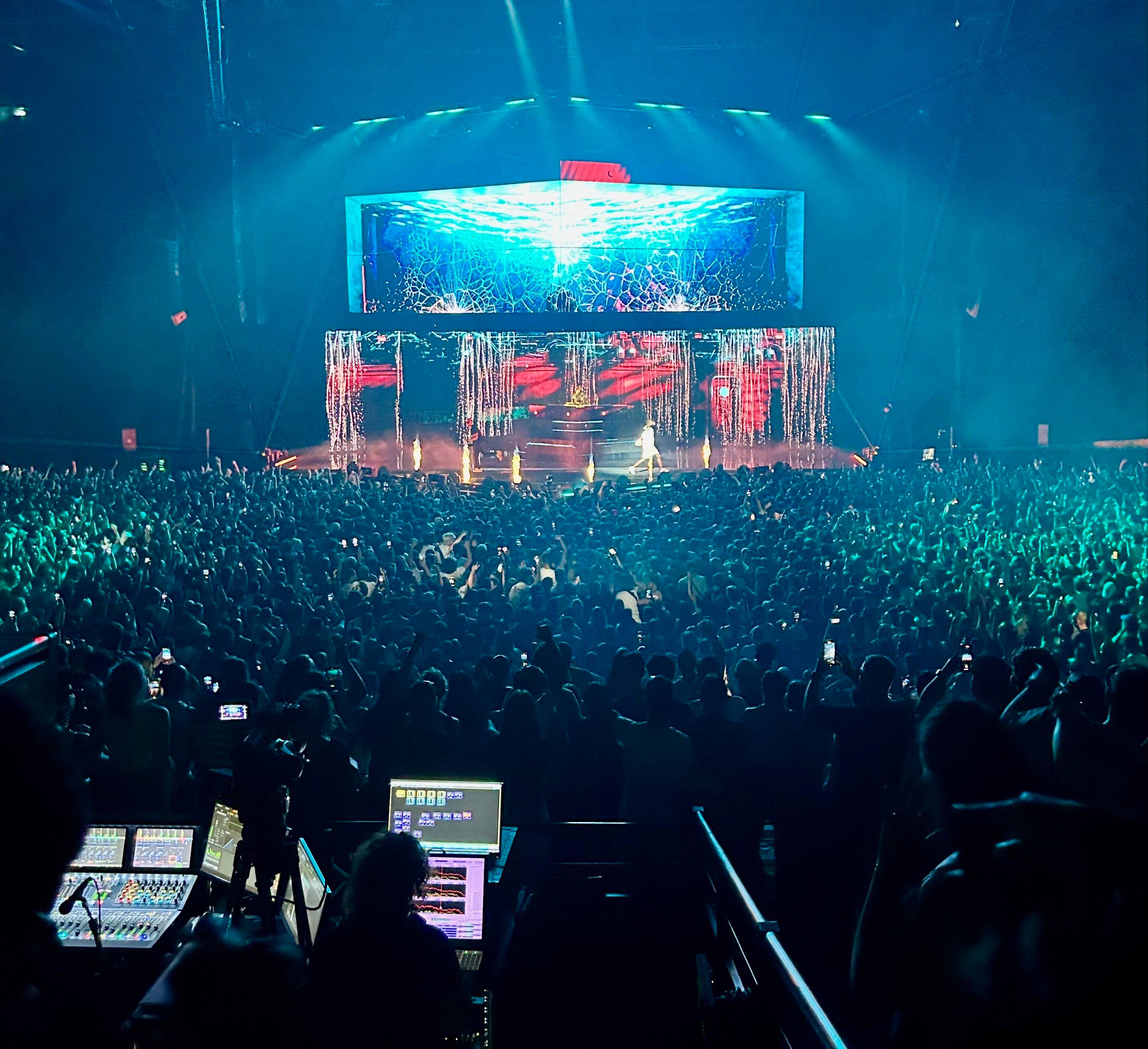 "Navrant, désagréable, stupide !"... Des spectateurs gazés et volés lors du concert du rappeur PLK à Nice