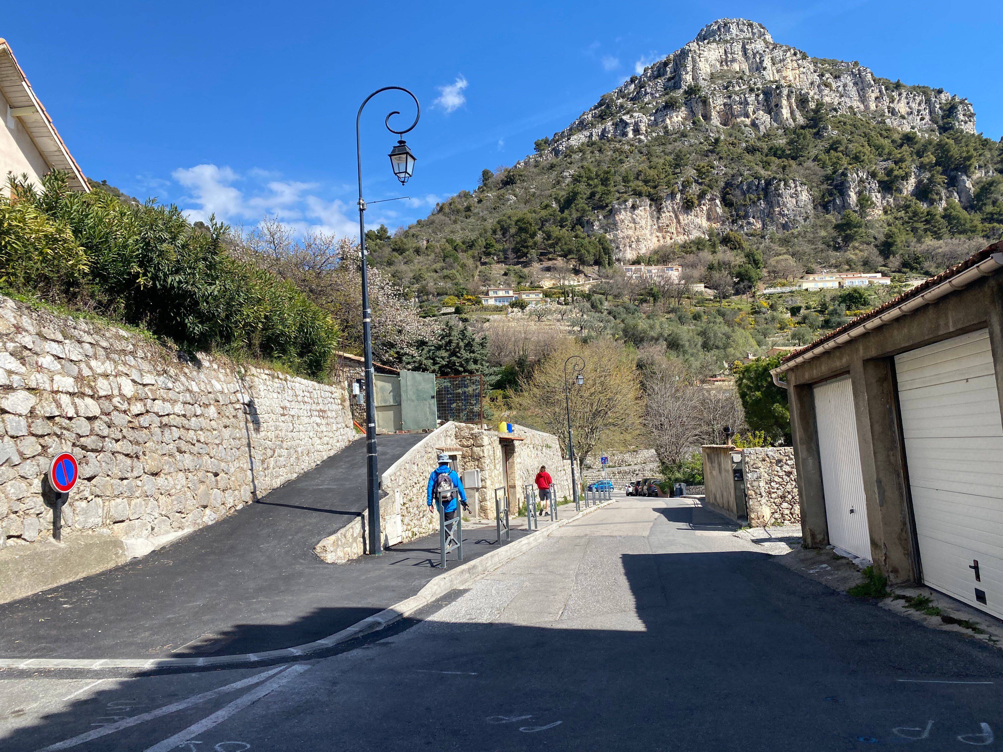 "Il y a des élus qu'on a pas vu depuis un an": pourquoi le conseil municipal de ce village de l'arrière-pays de Cagnes a été annulé
